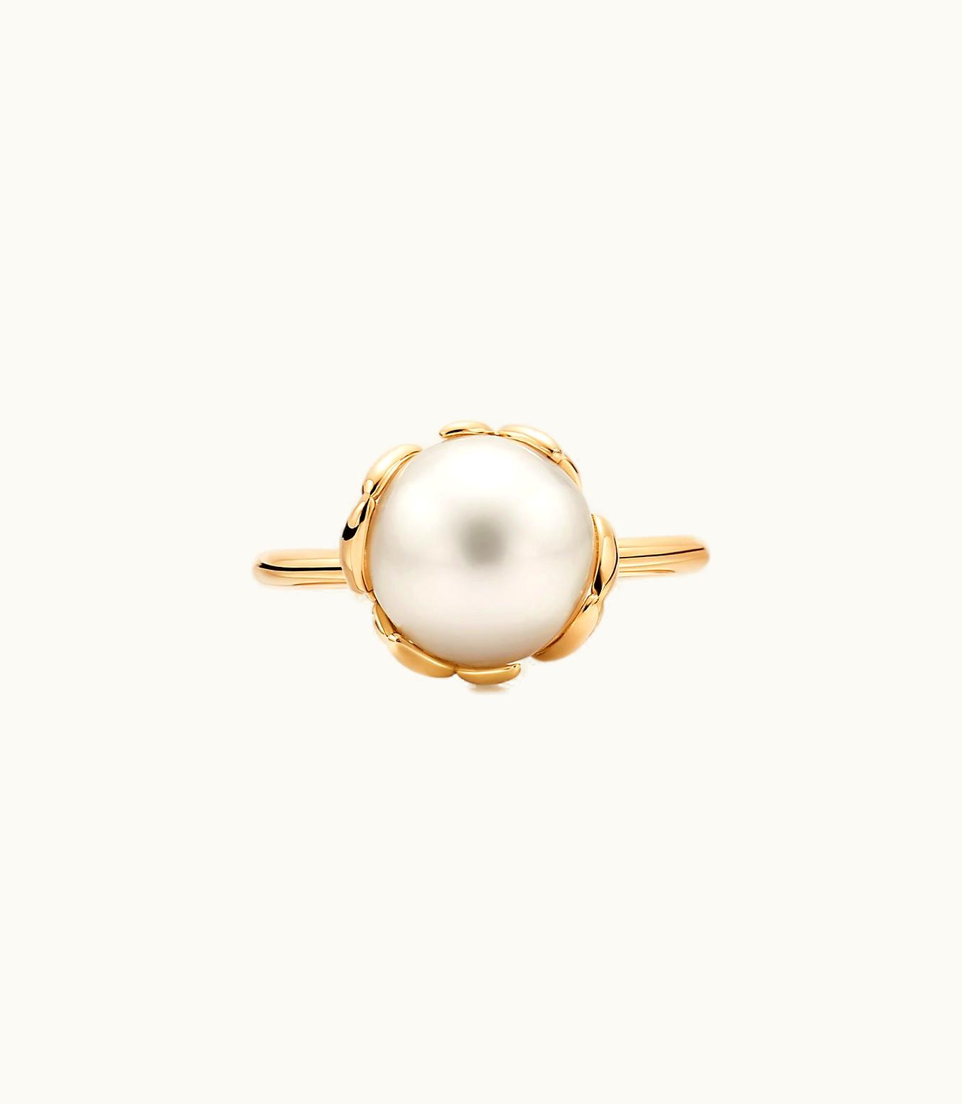 Tiffany & Co Paloma Picasso® Olive Leaf Ring In 18K Gold With A Freshwater Cultured Pearl