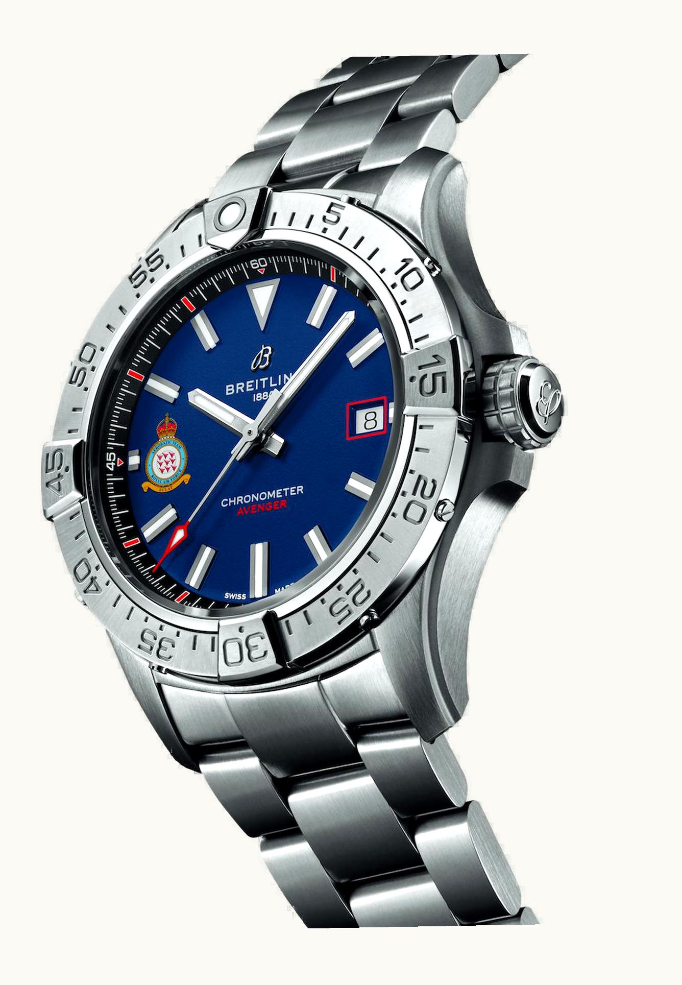 Breitling Avenger Automatic 42 Red Arrows / Bracelet