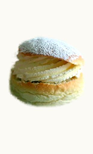 Breitling Navitimer World Stainless Steel / Silver / Calf / Pin