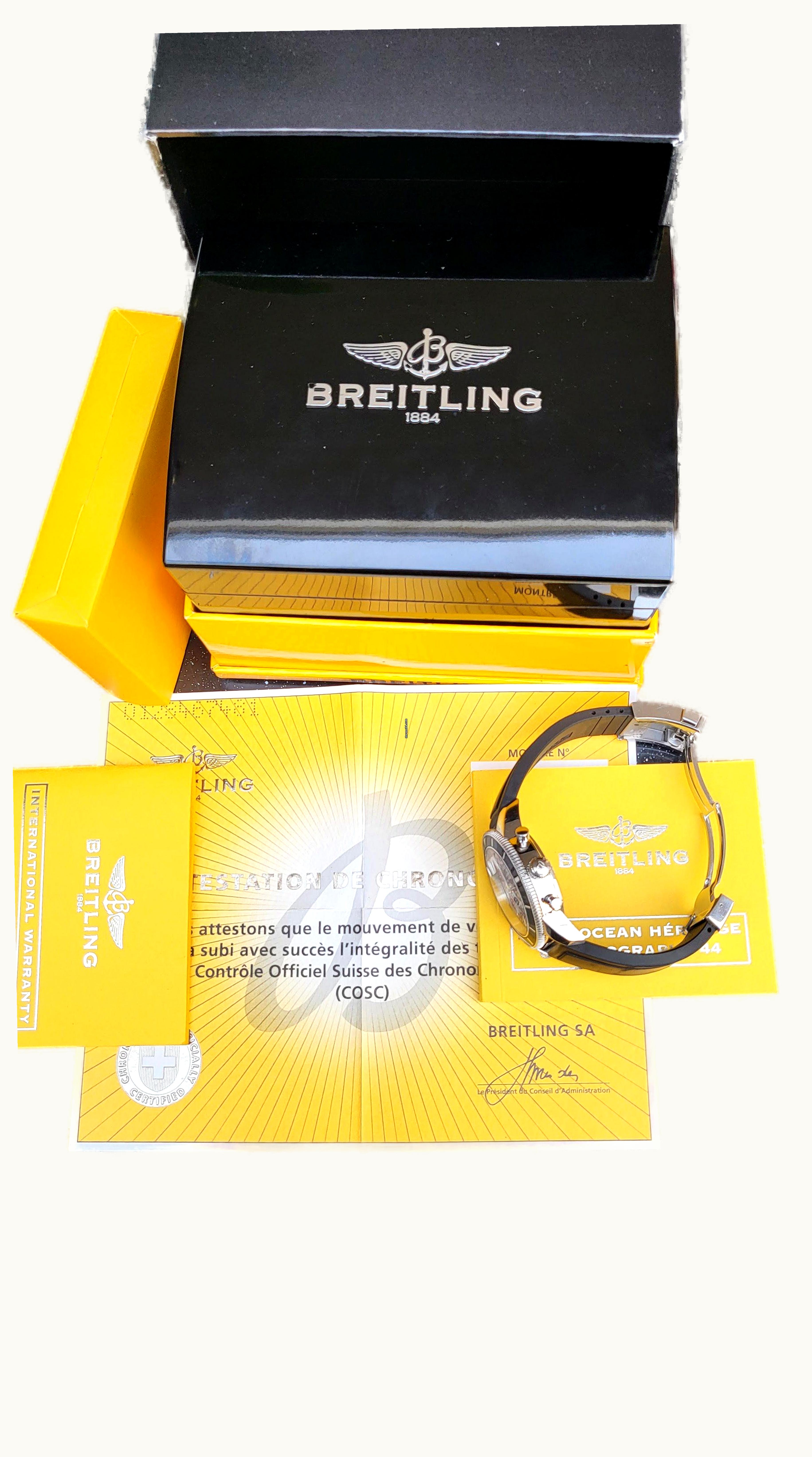 Breitling Superocean Heritage 44 Chronograph Stainless Steel / Green / Black / Rubber