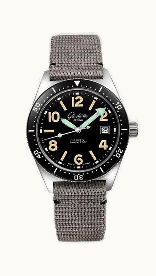 Glashütte Original SeaQ 1969 Date Stainless Steel / Black / Textile / Pin