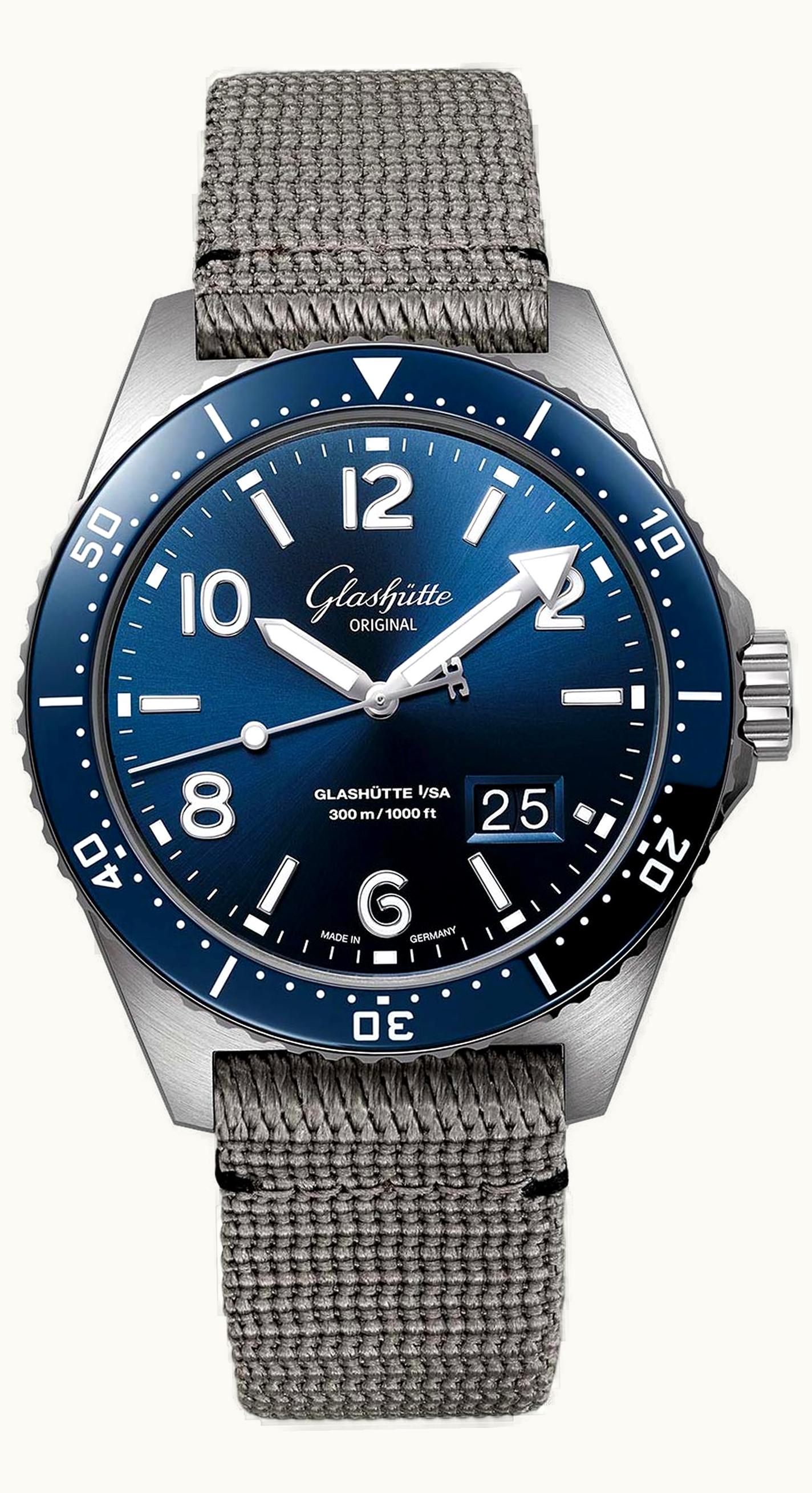 Glashütte Original SeaQ Panorama Date Stainless Steel / Blue / Textile / Pin