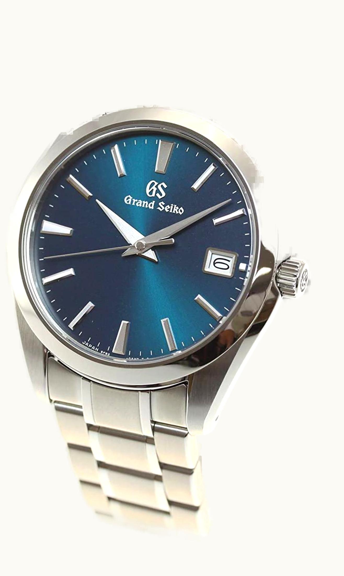 Grand Seiko Quartz Titanium / Blue / Bracelet