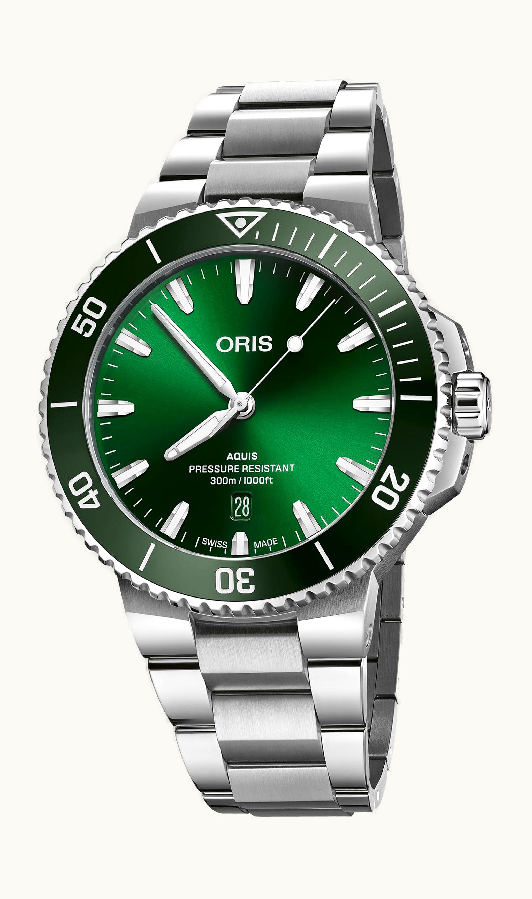 Oris Aquis Date 43.5 Stainless Steel / Green / Bracelet