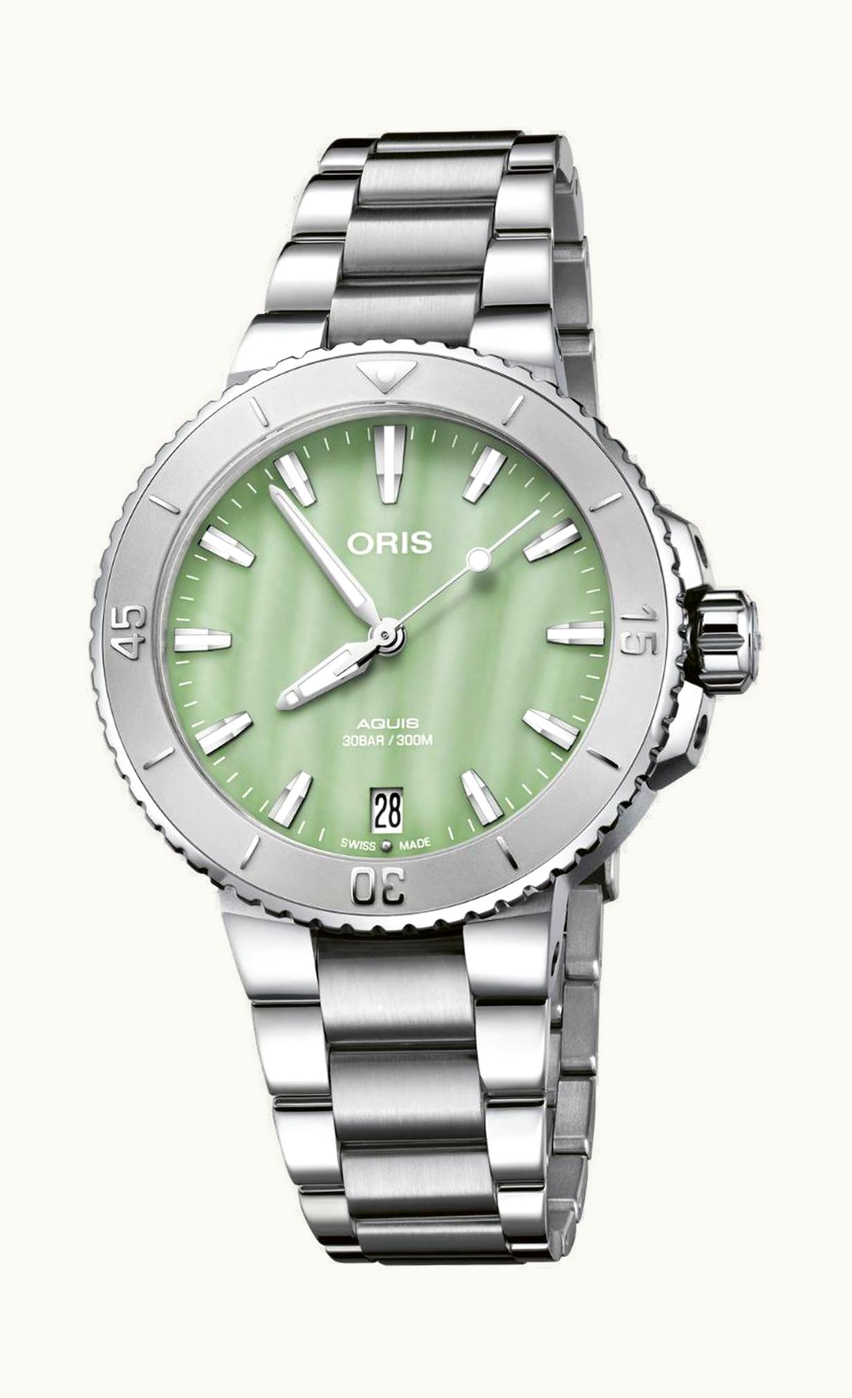 Oris Aquis Date 36.5 Stainless Steel / Green MOP / Bracelet