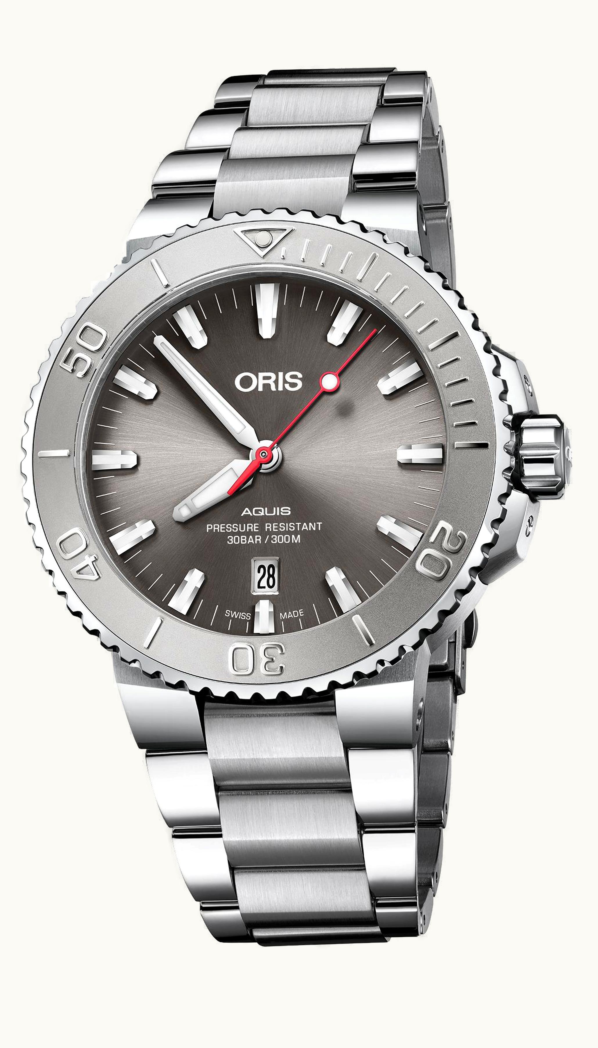Oris Aquis Date 43.5 Relief Stainless Steel / Grey / Bracelet