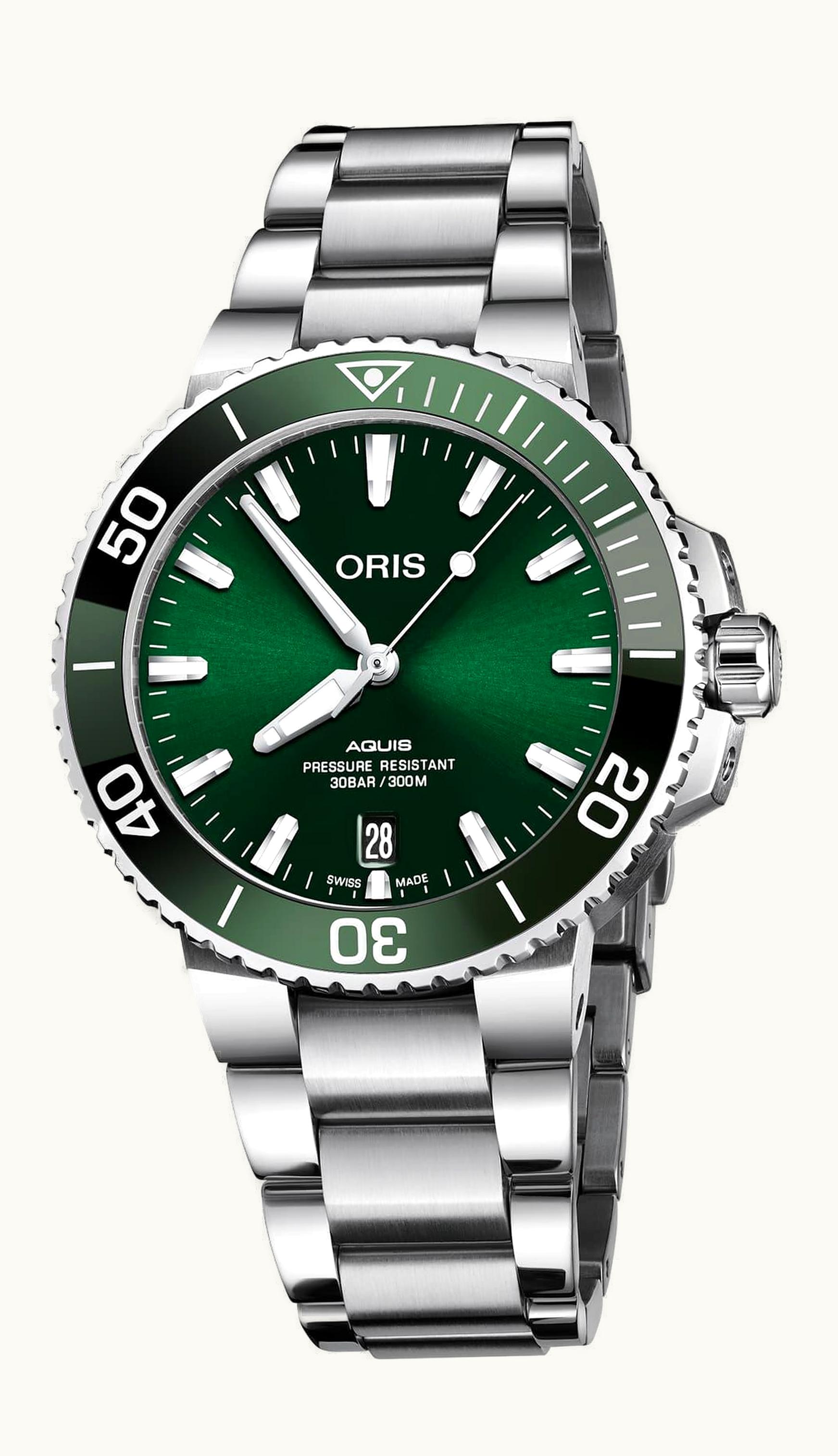 Oris Aquis Date 39.5 Stainless Steel / Green / Bracelet
