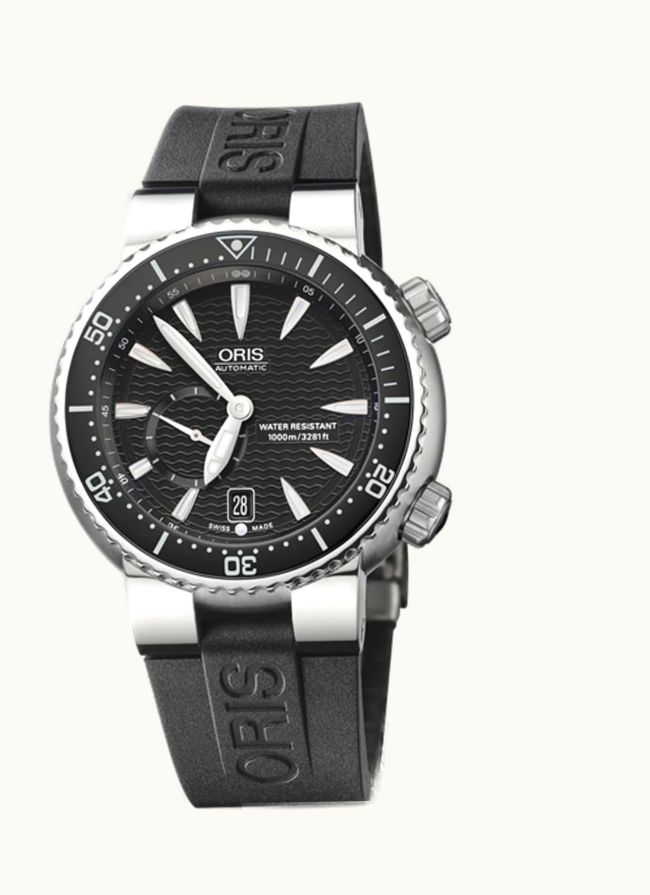Oris Divers Titan C Small Second - Date 44 Stainless Steel / Black / Rubber