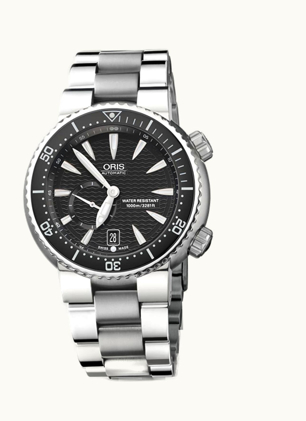 Oris Divers Titan C Small Second - Date 44 Stainless Steel / Black / Bracelet