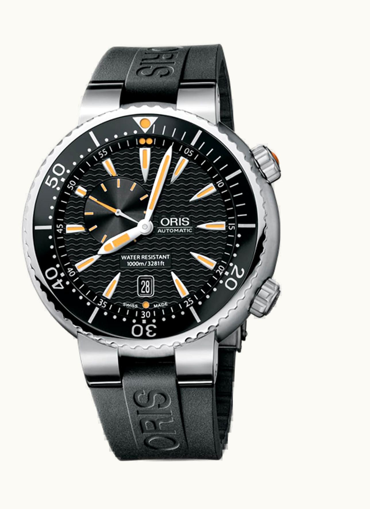Oris Divers Small Second - Date Stainless Steel / Black / Bracelet