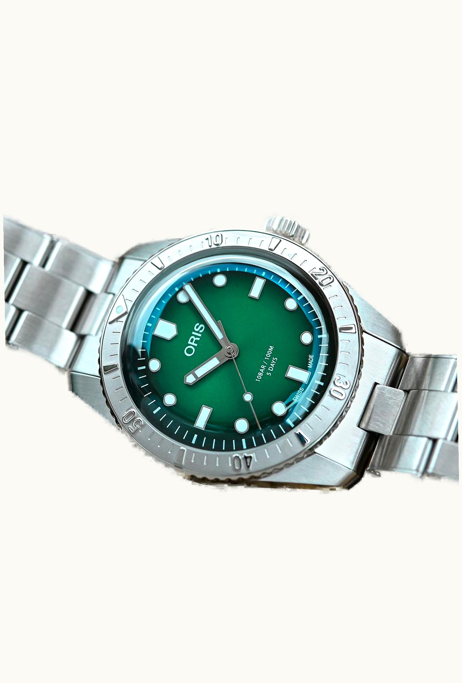 Oris Divers Sixty-Five 38 Calibre 400 Stainless Steel / Green / Bracelet