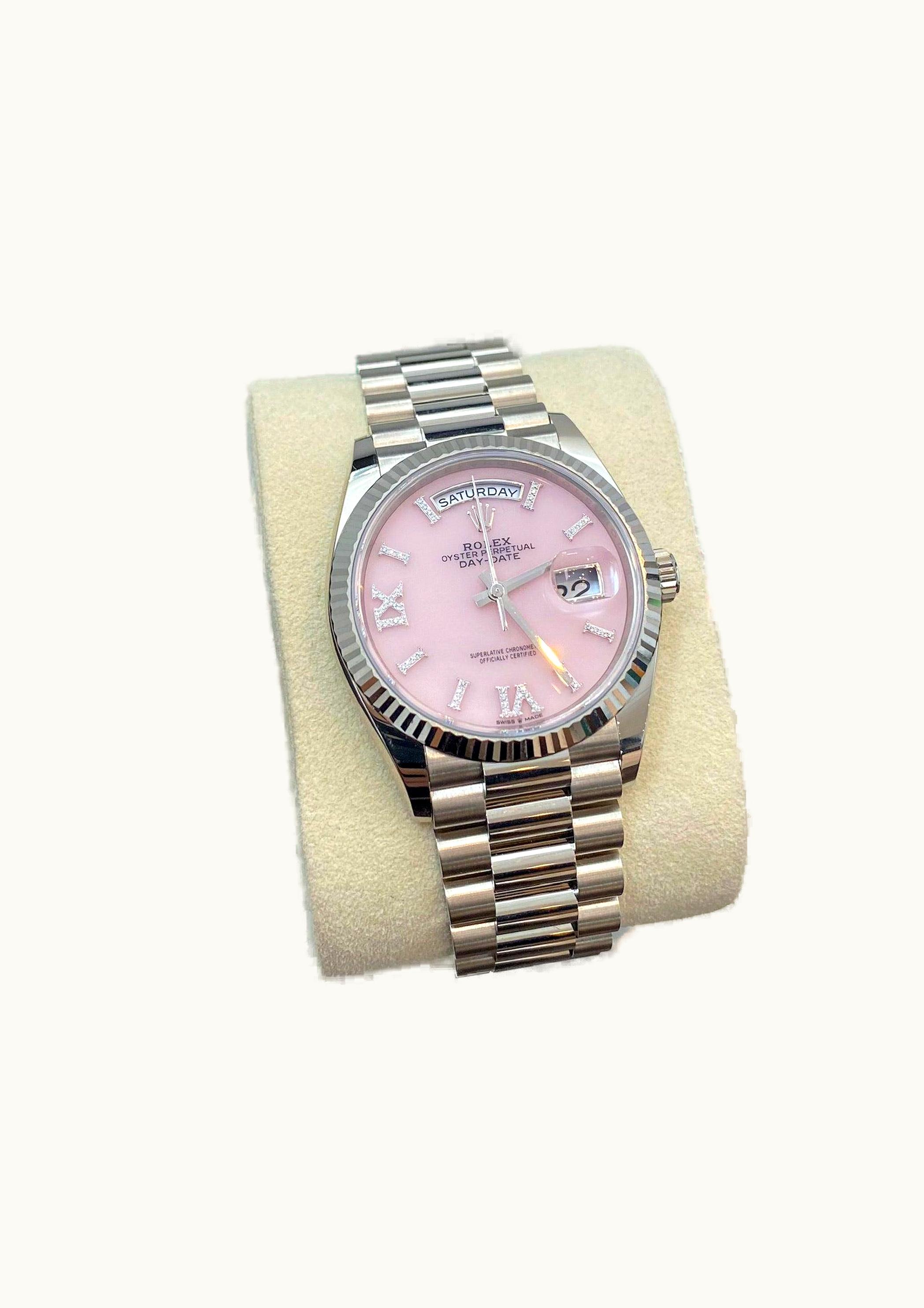 Rolex Day-Date 36 White Gold / Fluted / Opal-Diamond / President-Diamond