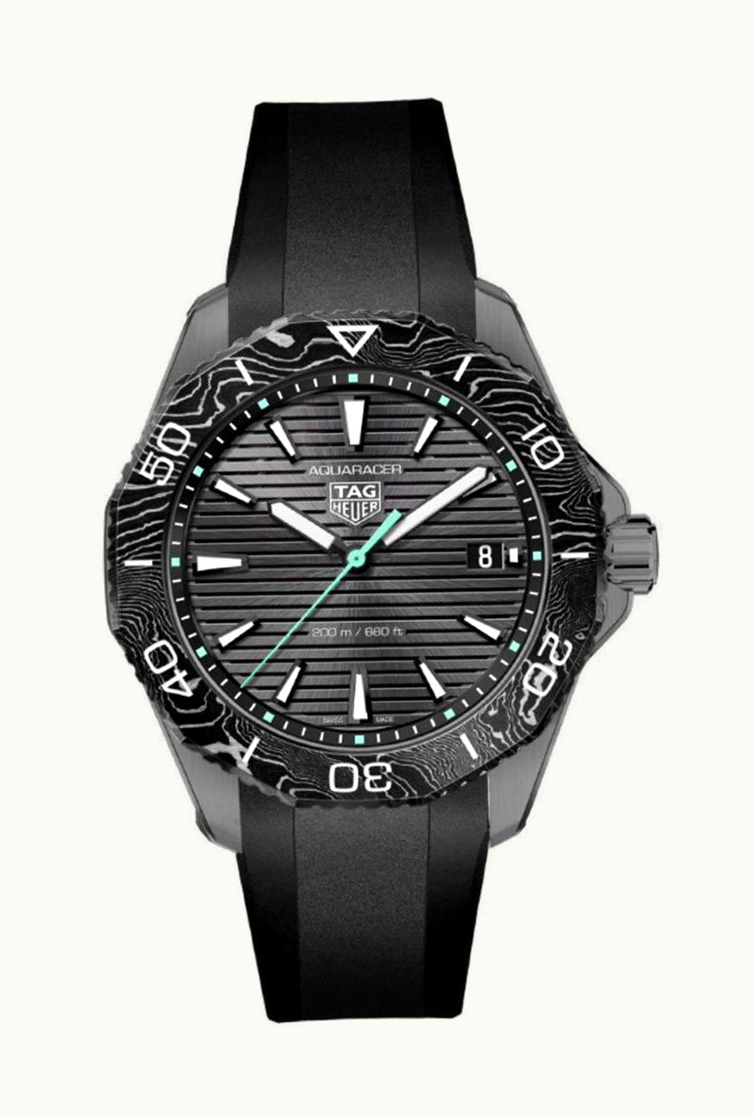 TAG Heuer Aquaracer Professional 200 Solargraph 40 DLC - Carbon / Black
