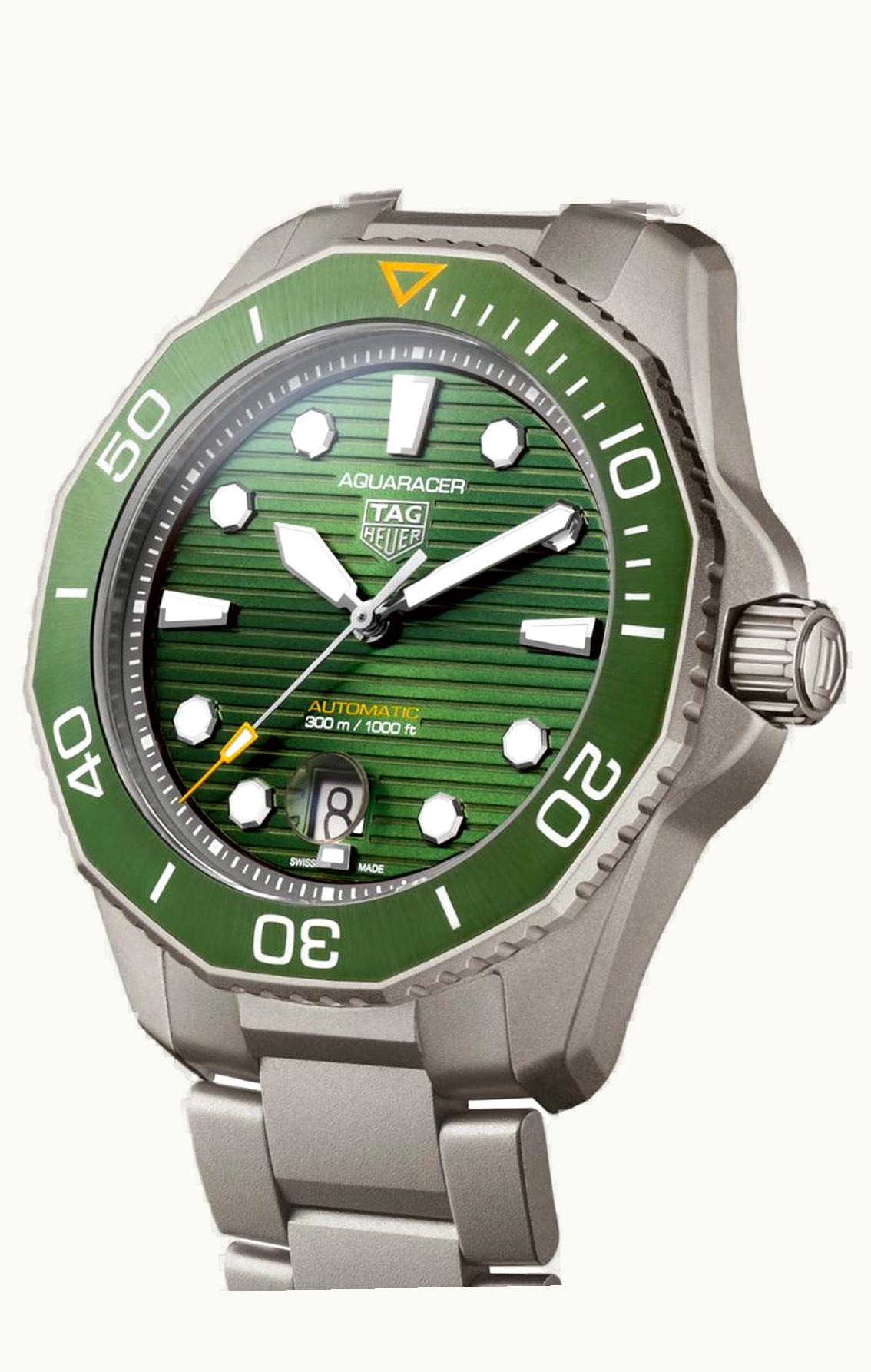 TAG Heuer Aquaracer Professional 300 43 Titanium / Green