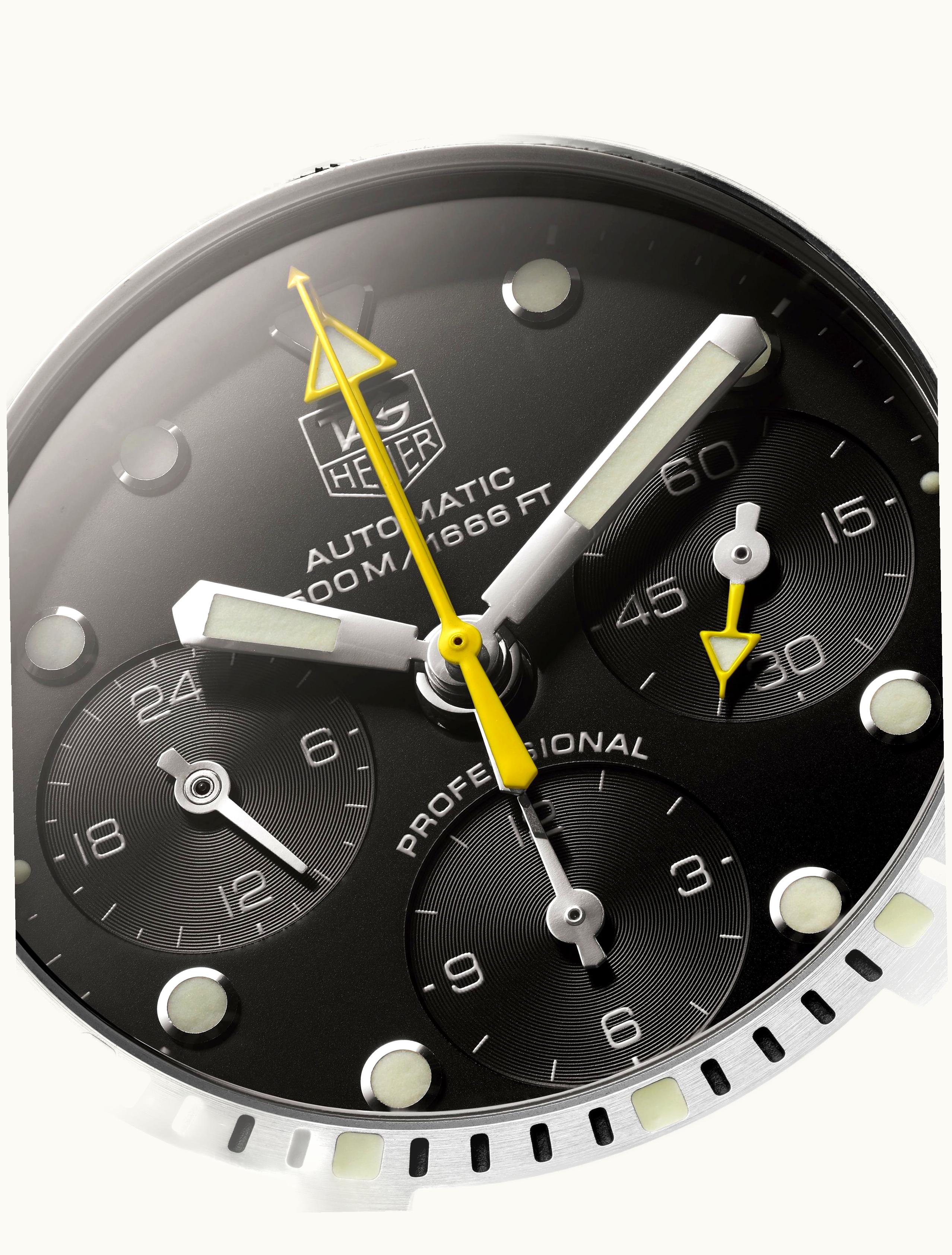 TAG Heuer Aquaracer 300M Big Date 41 Stainless Steel / Yellow / Rubber