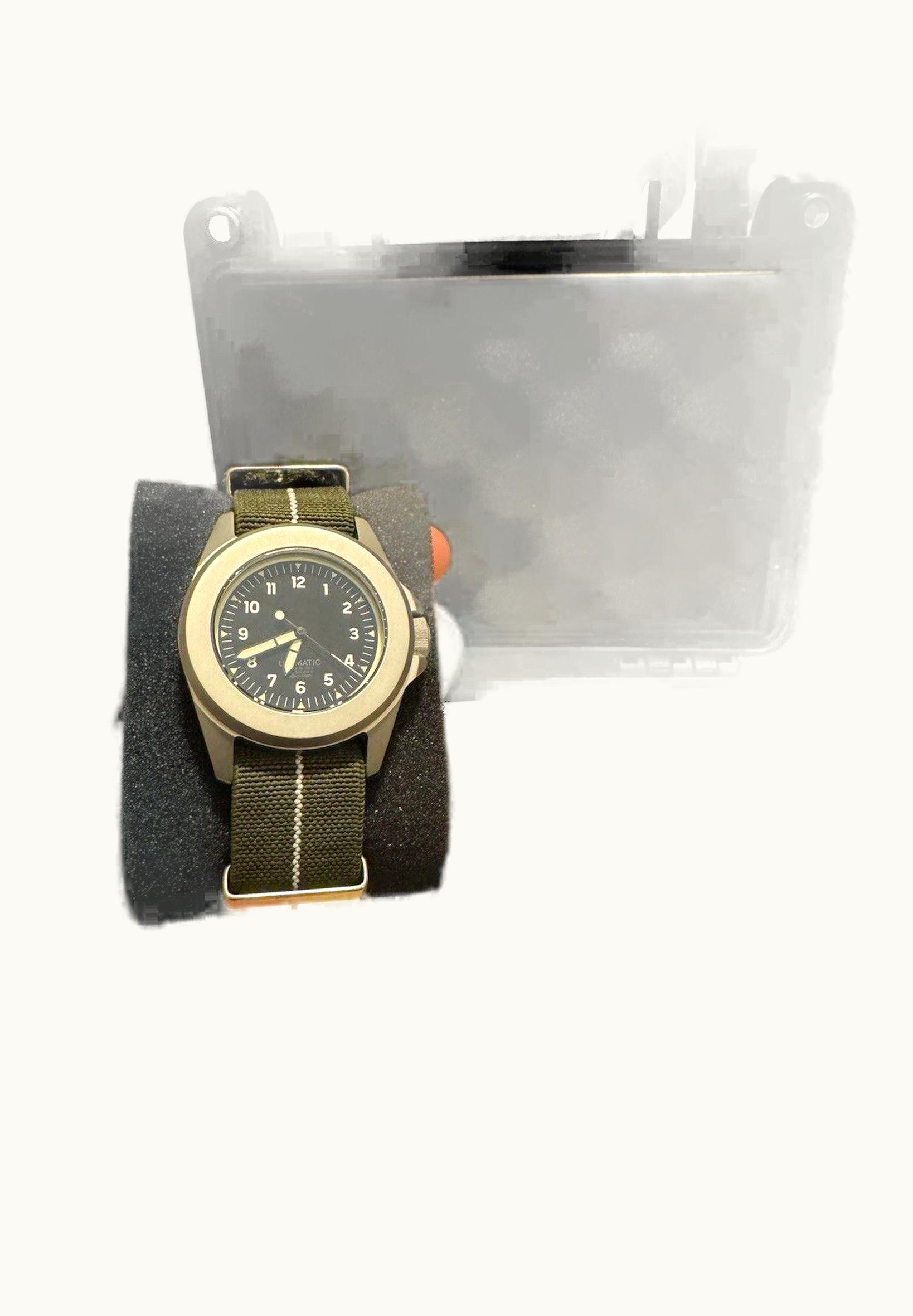 Unimatic Modello Quattro U4S-C-H Hodinkee