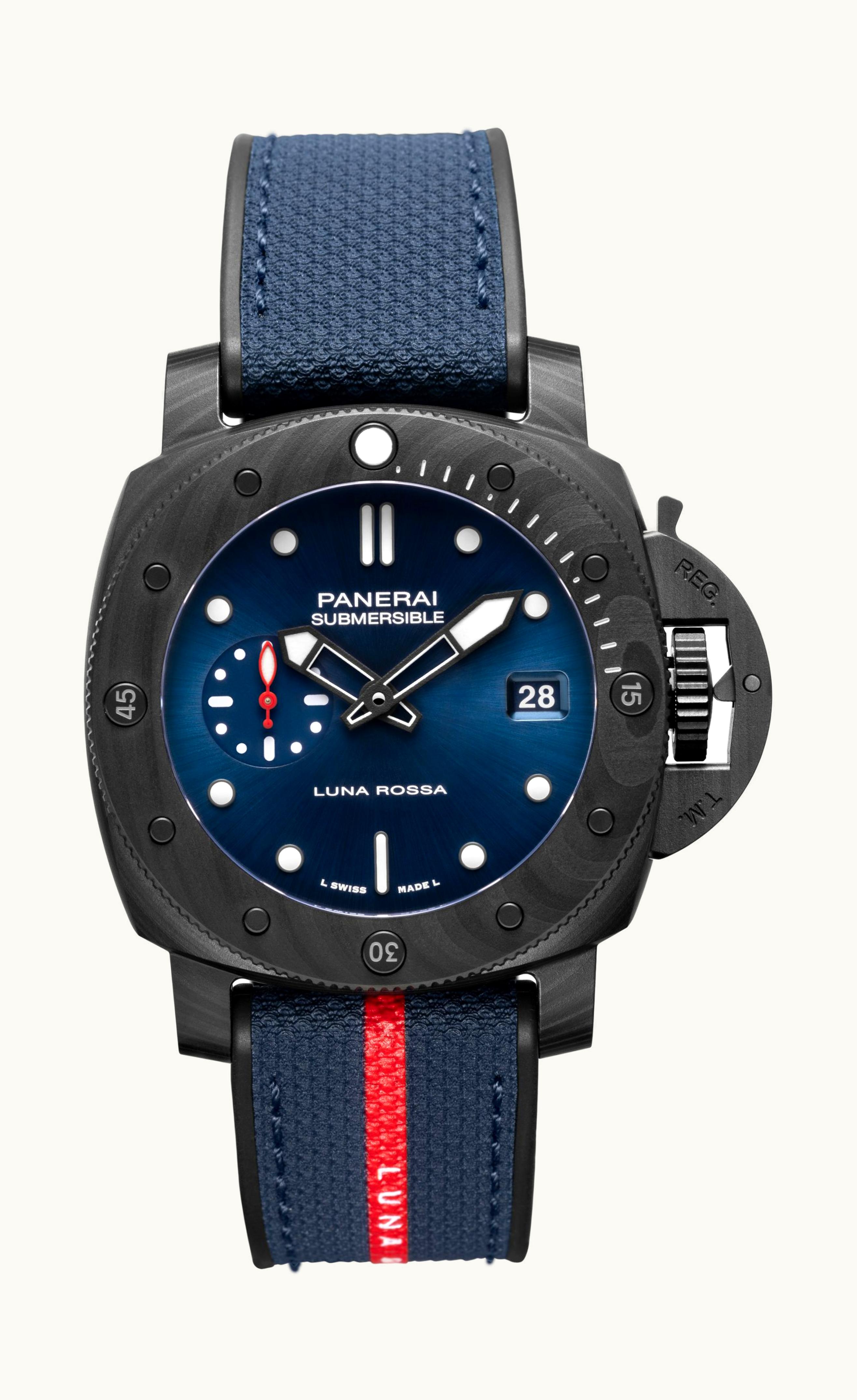 Panerai Submersible Luna Rossa Carbotech