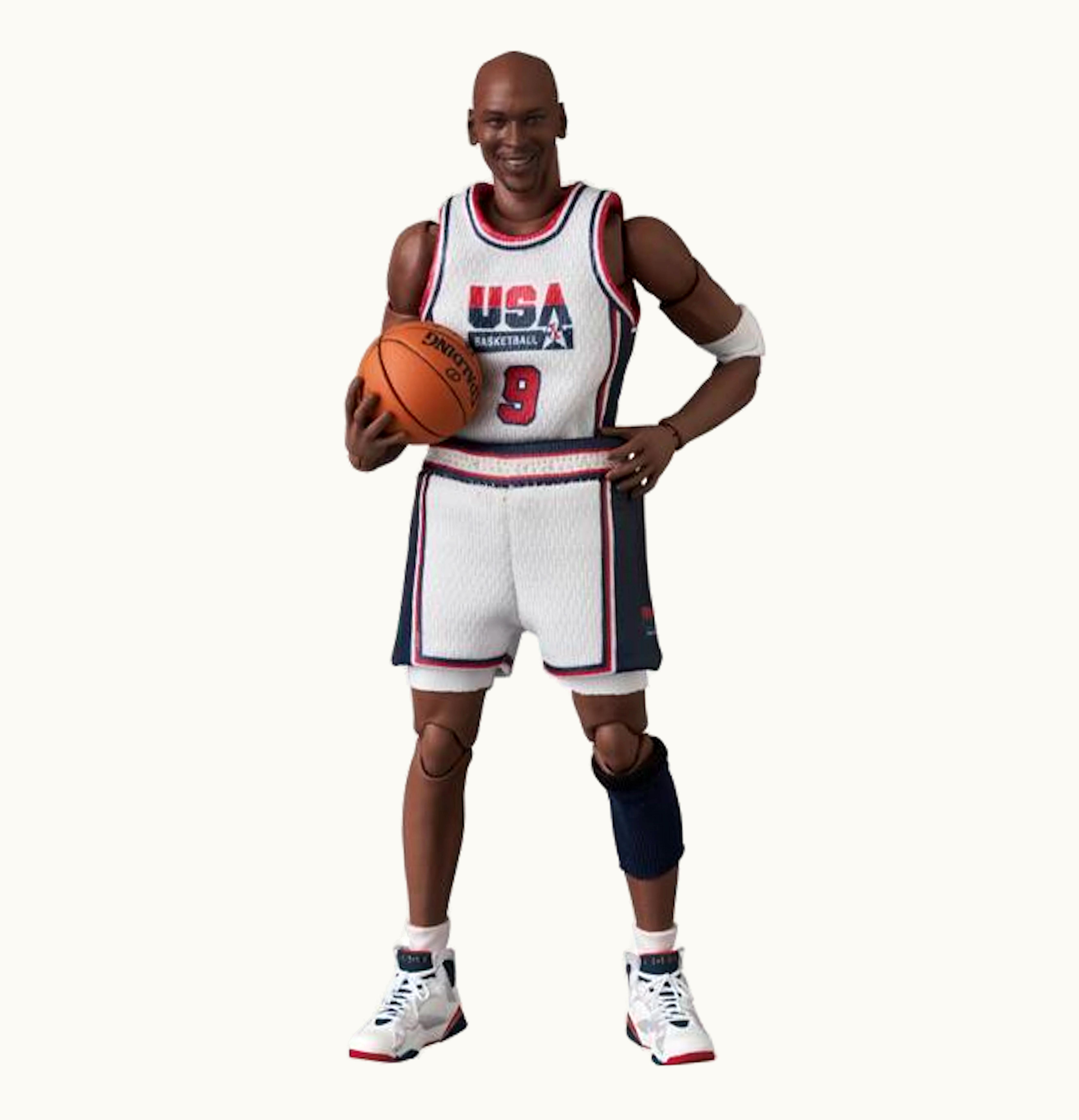 MAFEX MAFEX Michael Jordan 1992 TEAM USA Action Figure