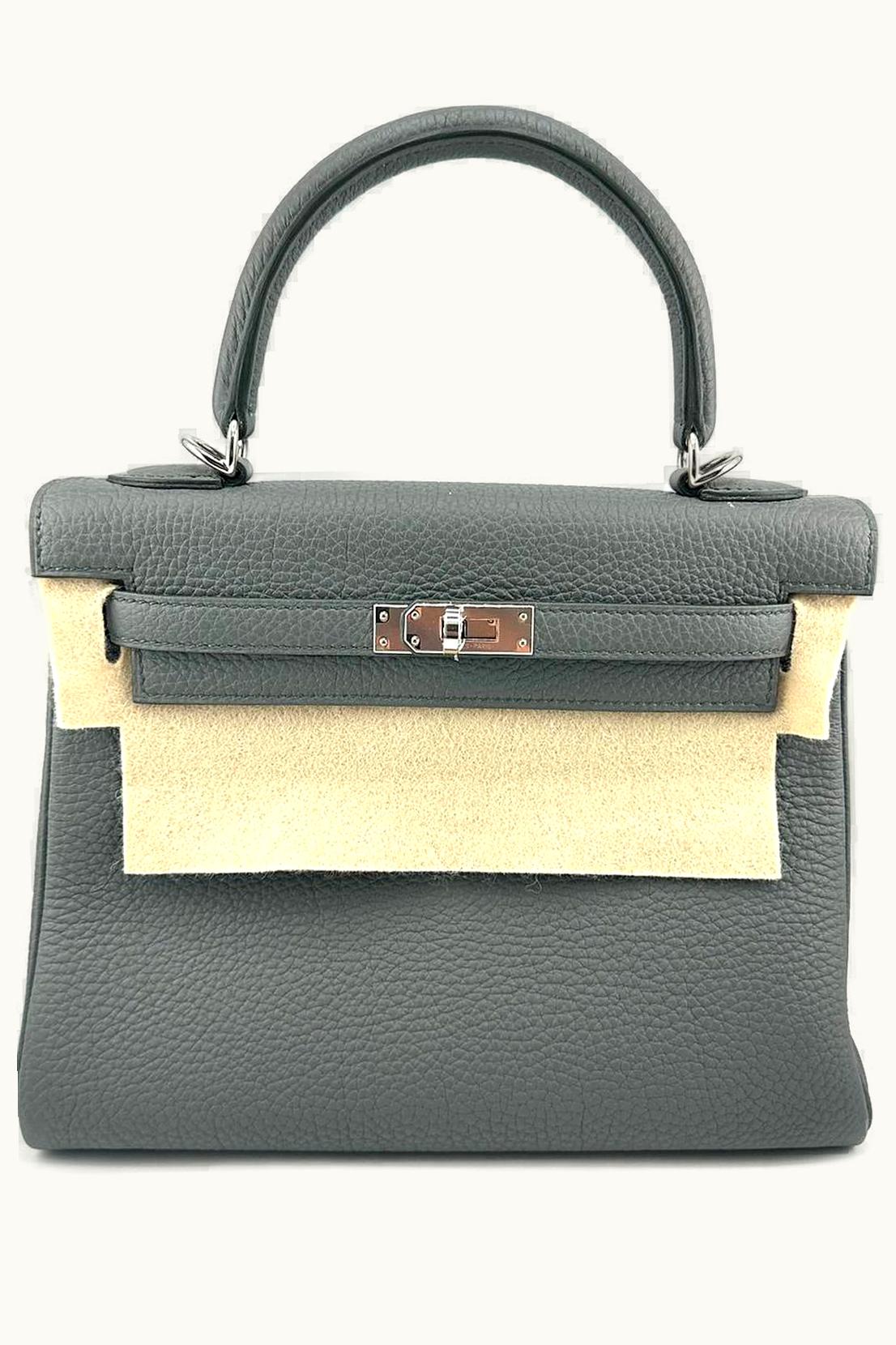 Hermès Hermès Kelly 25cm - Vert Amande - Swift - Retourne - Palladium (PHW)