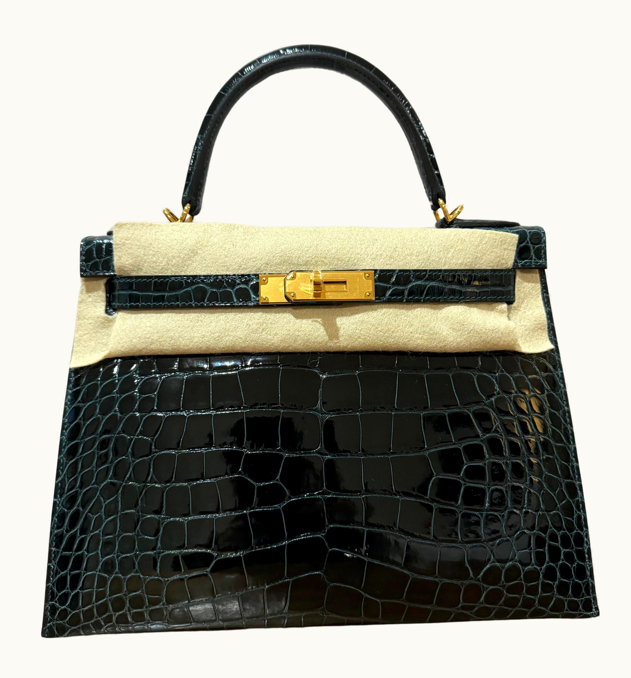 Hermès Hermès Kelly 28cm - Vert Cypres - Epsom - Retourne - Gold (GHW)