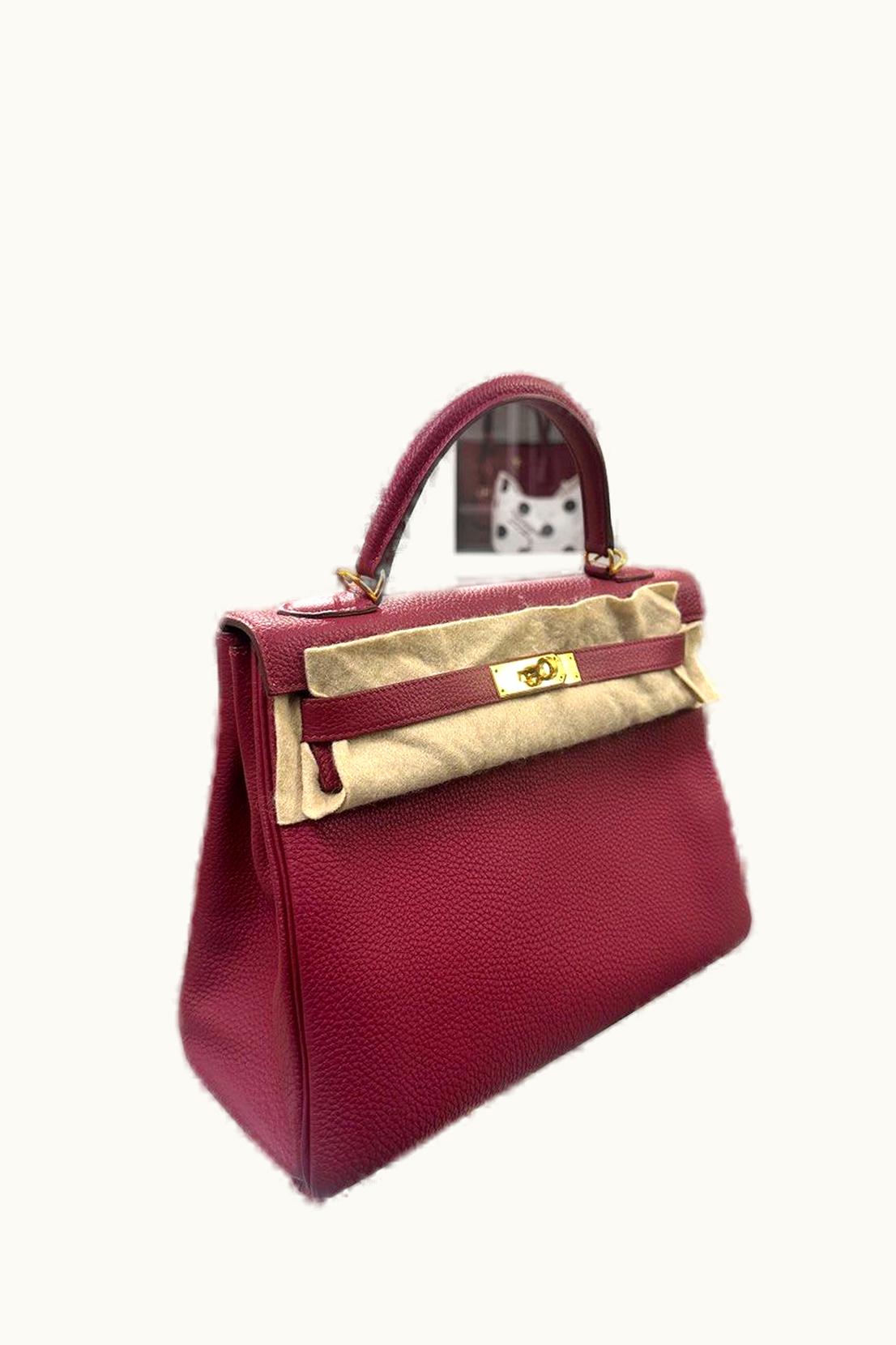 Hermès Hermès Kelly 32cm - Rubis - Togo - Sellier - Gold (GHW)
