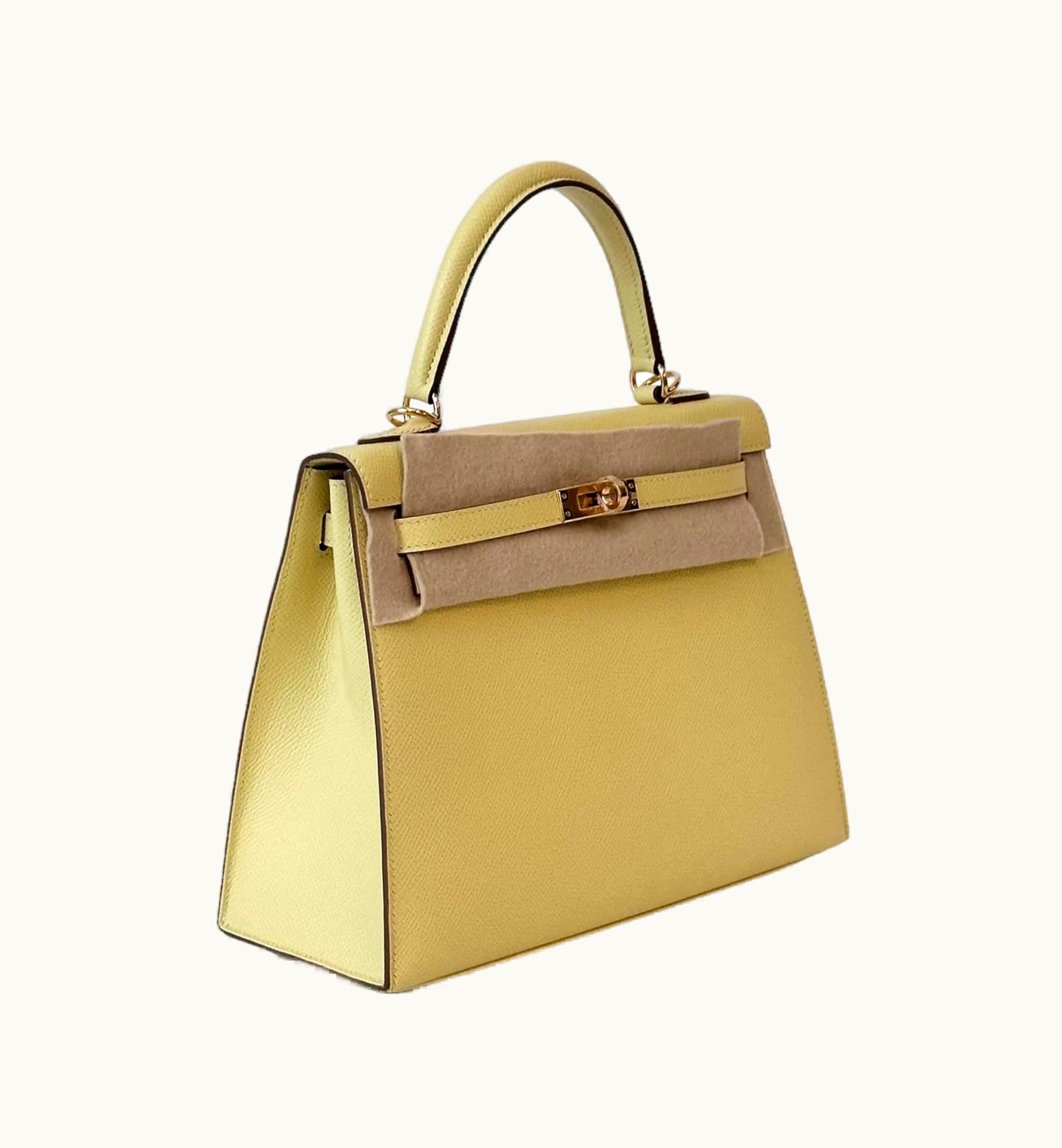 Hermès Hermès Kelly 32cm - Jaune Poussin - Swift - Retourne - Gold (GHW)