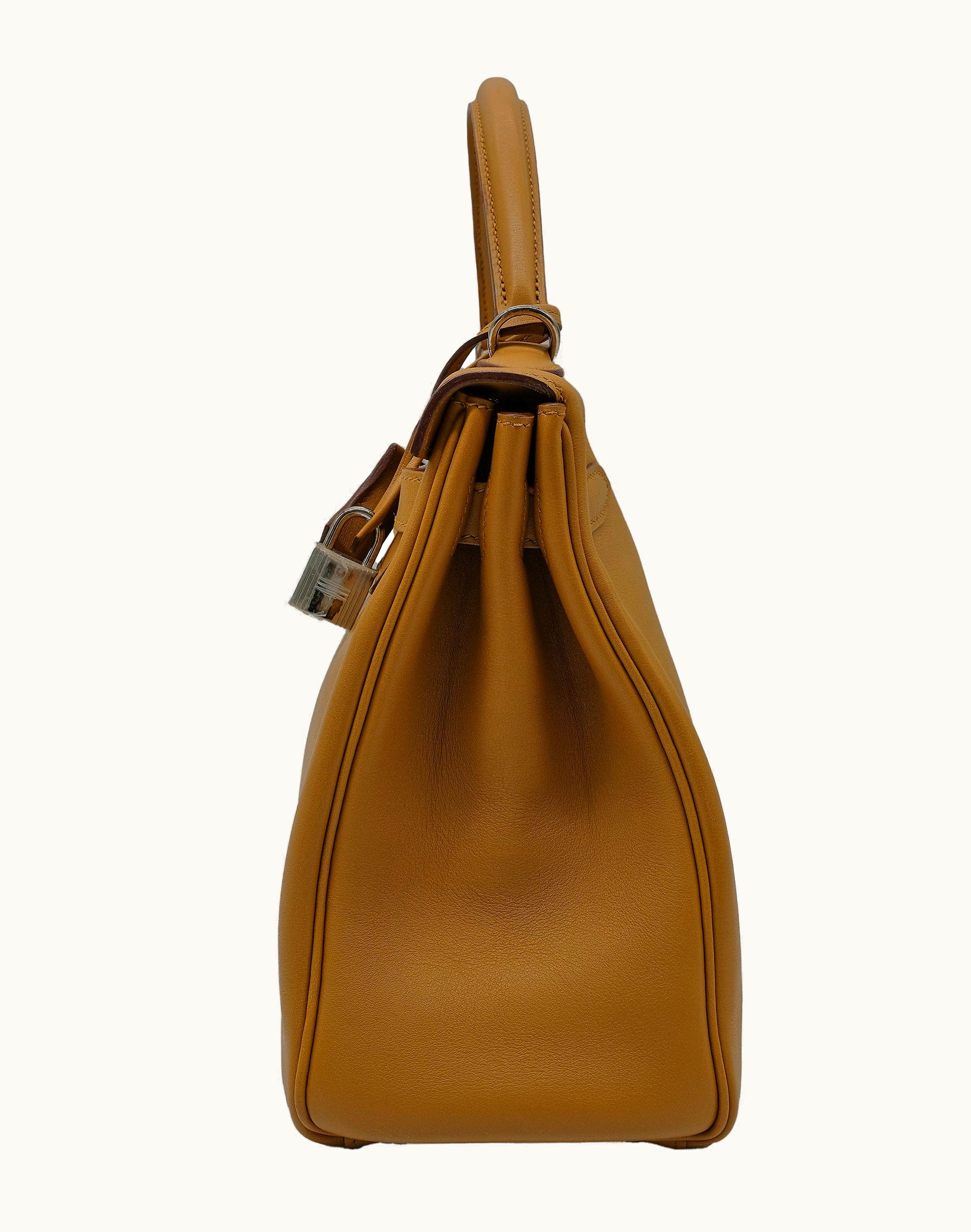 Hermès Hermès Kelly 32cm - Biscuit - Togo - Sellier - Gold (GHW)