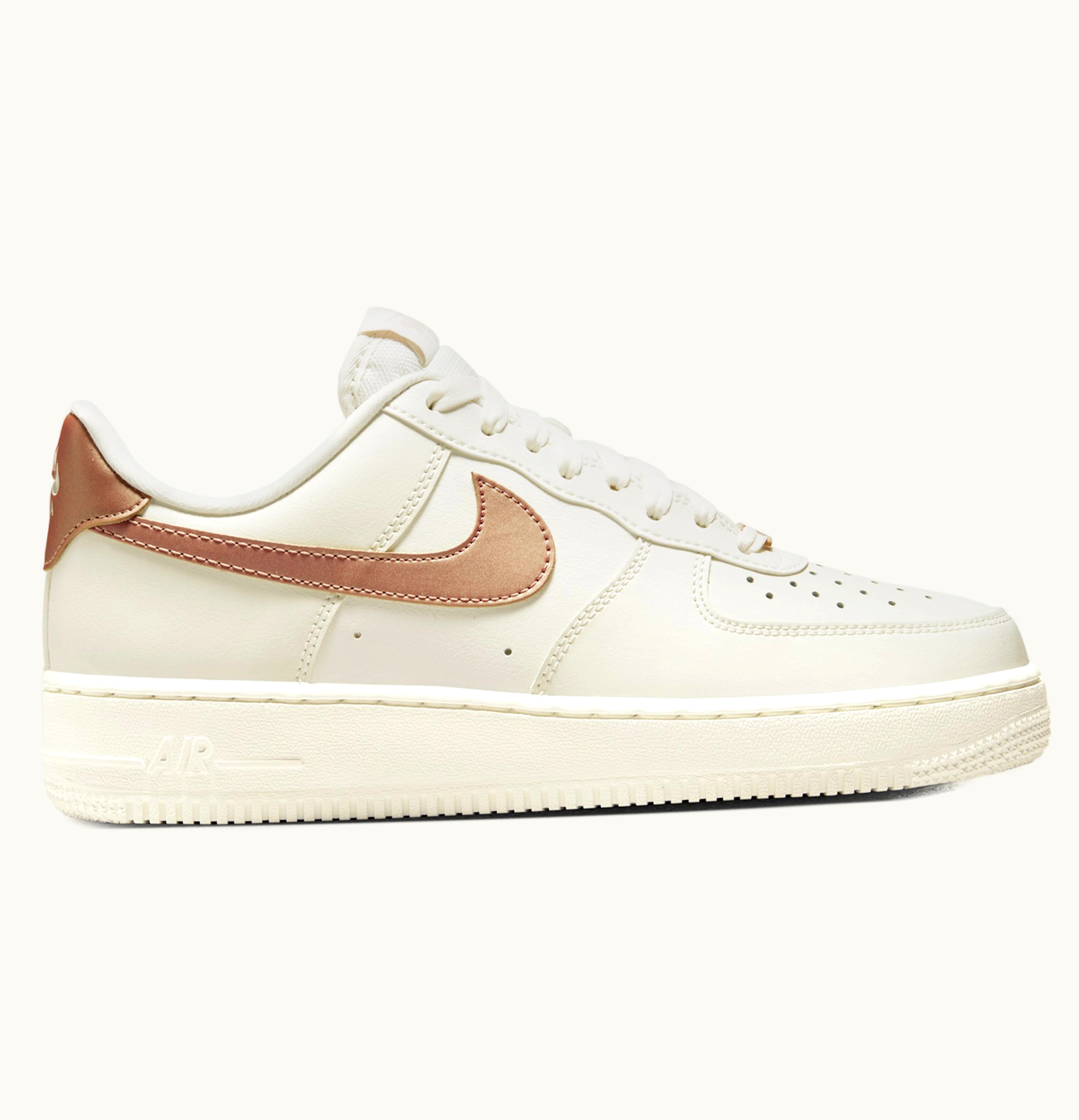 Nike Nike Air Force 1 07 Sail Metallic Red Bronze W