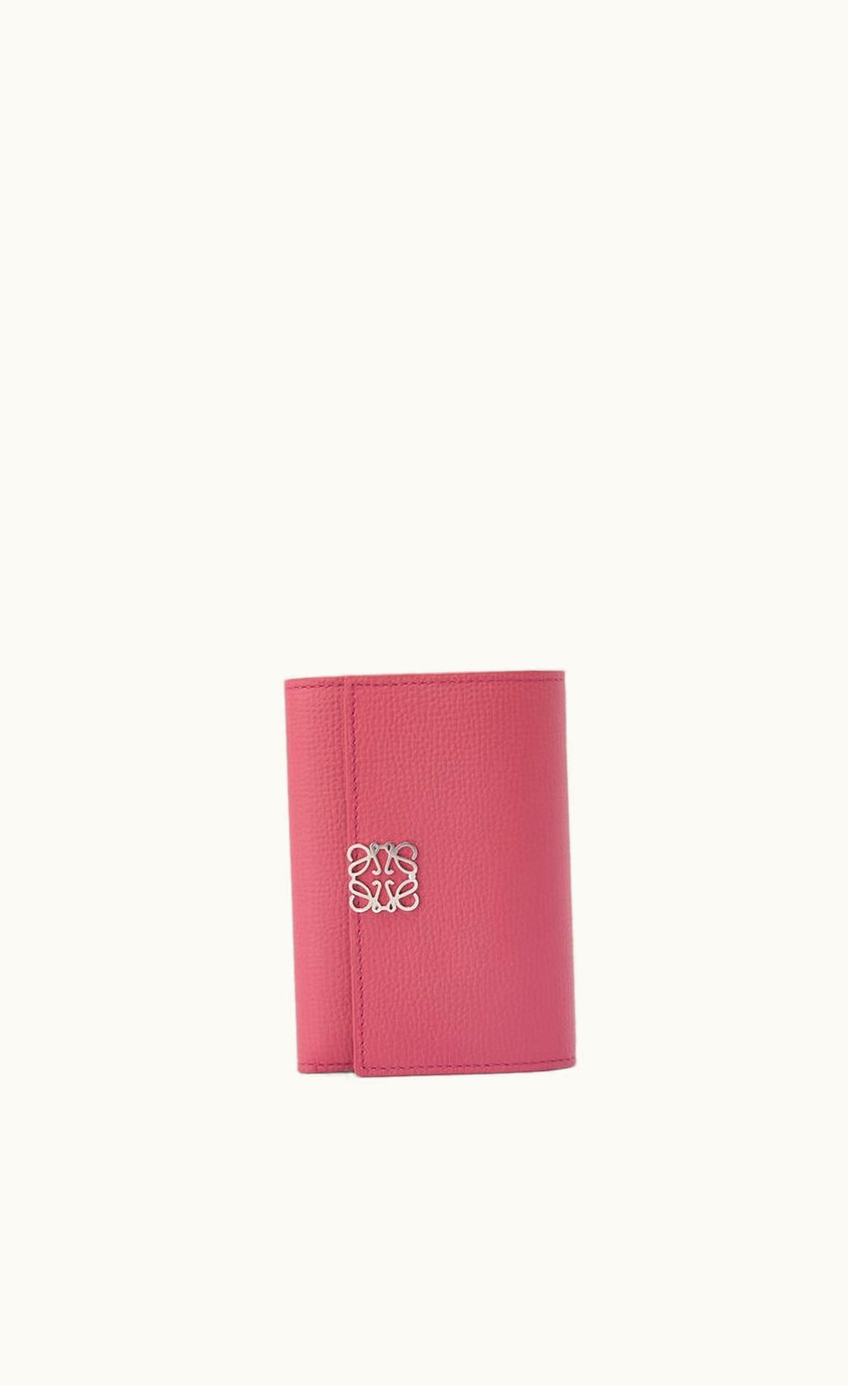 Loewe Loewe Anagram Small Vertical Wallet In Pebble Grain Calfskin UZ0128496