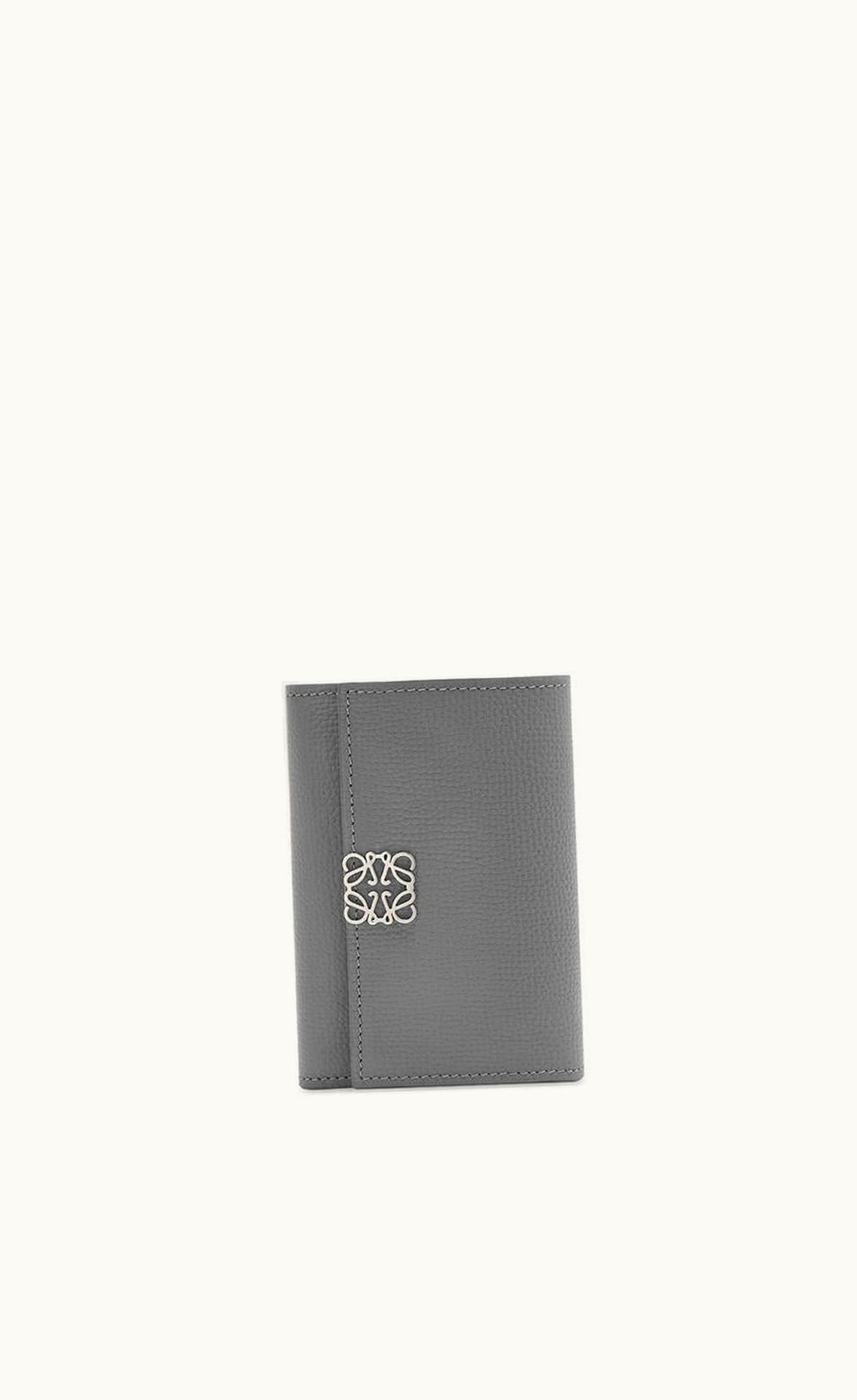 Loewe Loewe Anagram Small Vertical Wallet In Pebble Grain Calfskin UZ0129349