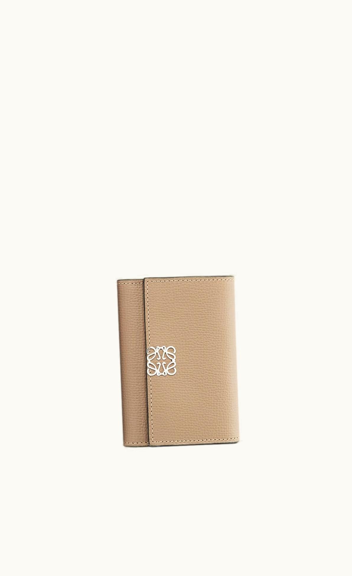 Loewe Anagram Small Vertical Wallet In Pebble Grain Calfskin UZ0129581