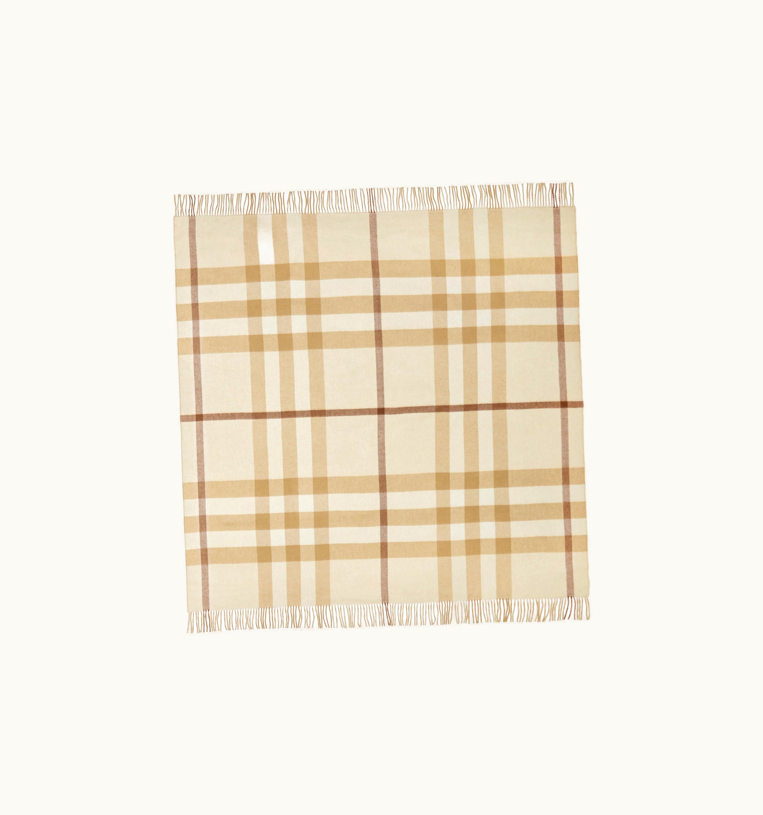 Burberry Burberry Exaggerated Check Cashmere Blanket In Soft Fawn UZ0140684