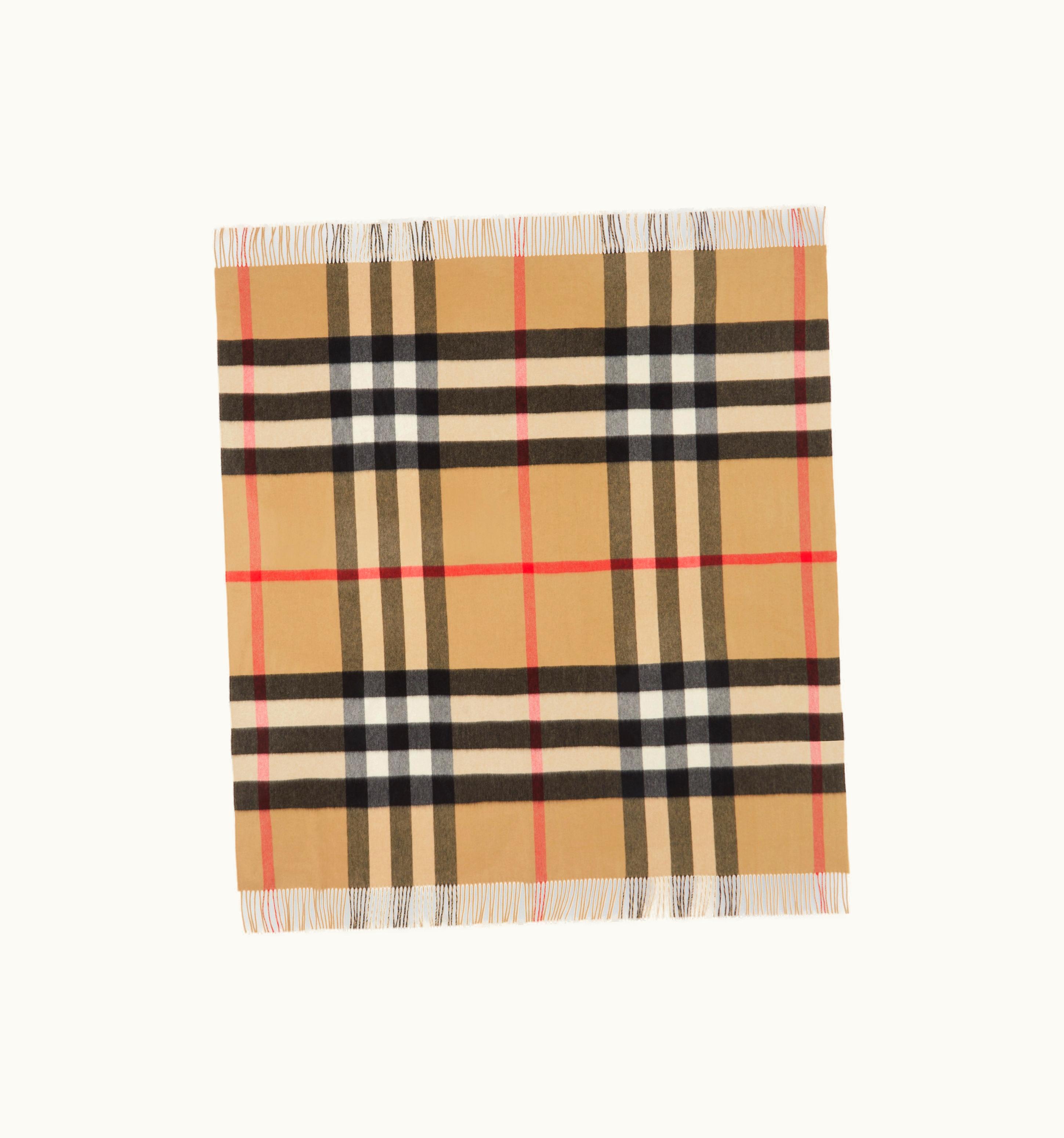 Burberry Burberry Exaggerated Check Cashmere Blanket In Archive Beige UZ0140688