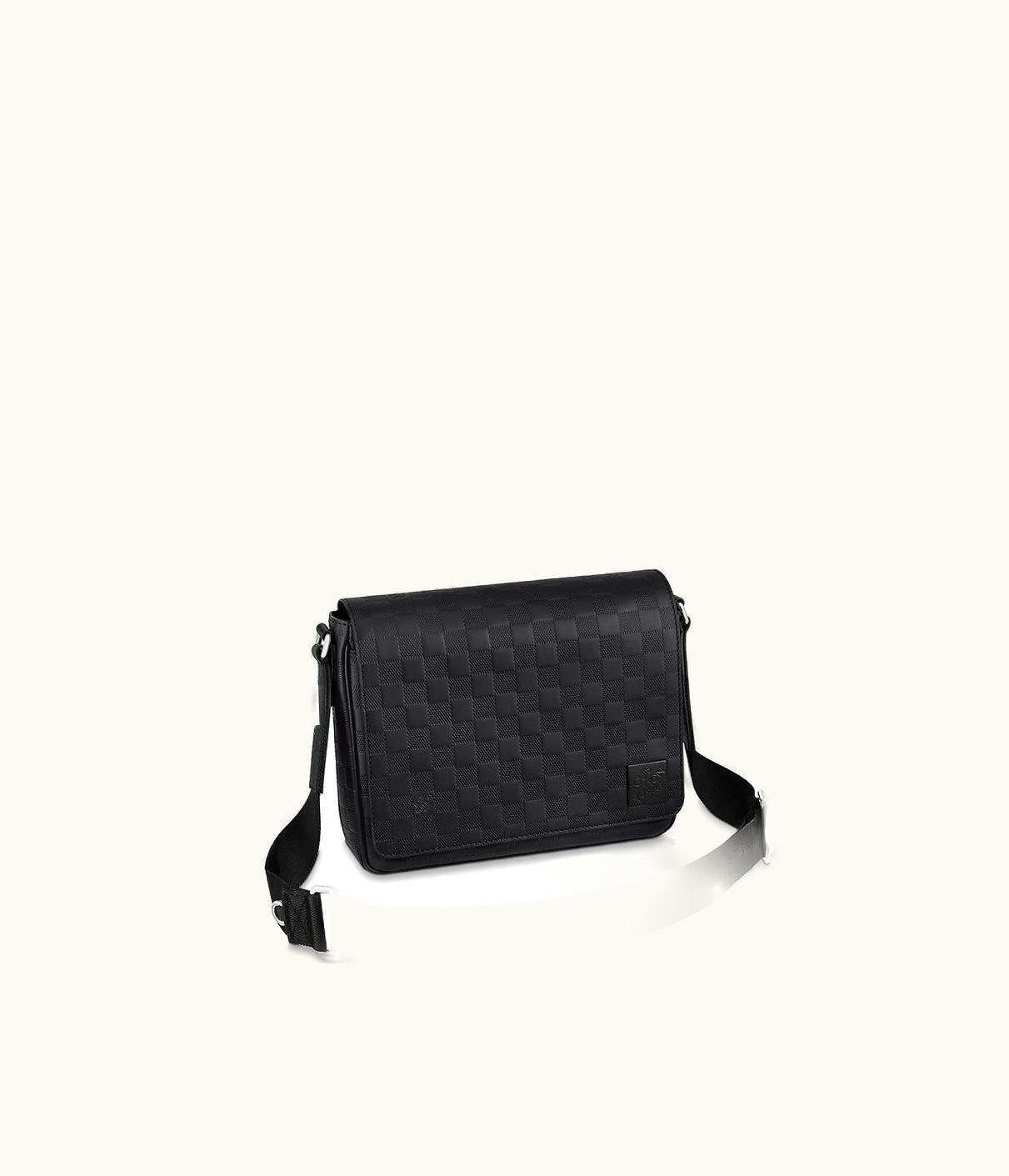 Louis Vuitton Louis Vuitton District PM Messenger Bag UZ0145984