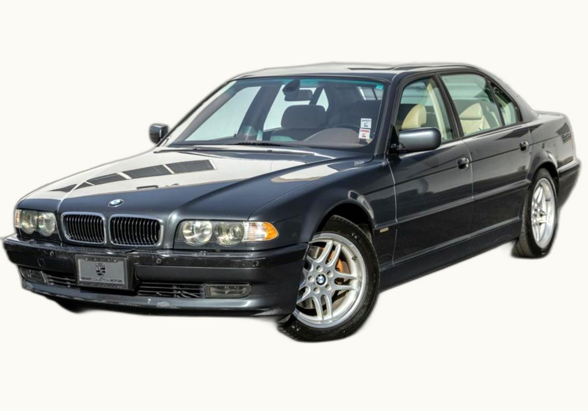 BMW 750iL - E38