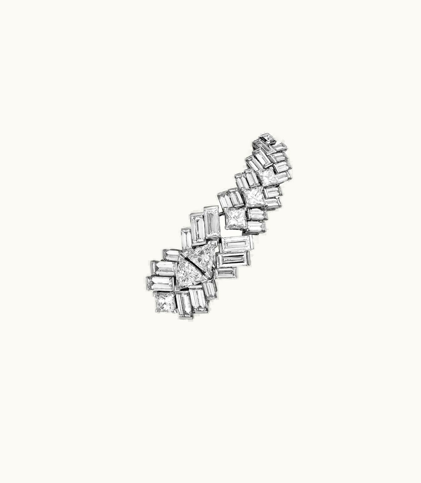 Cartier Cartier Reflection De Cartier Earring, Large Model, White Gold, Set With 27 Baguette-Cut Diamonds H8000454