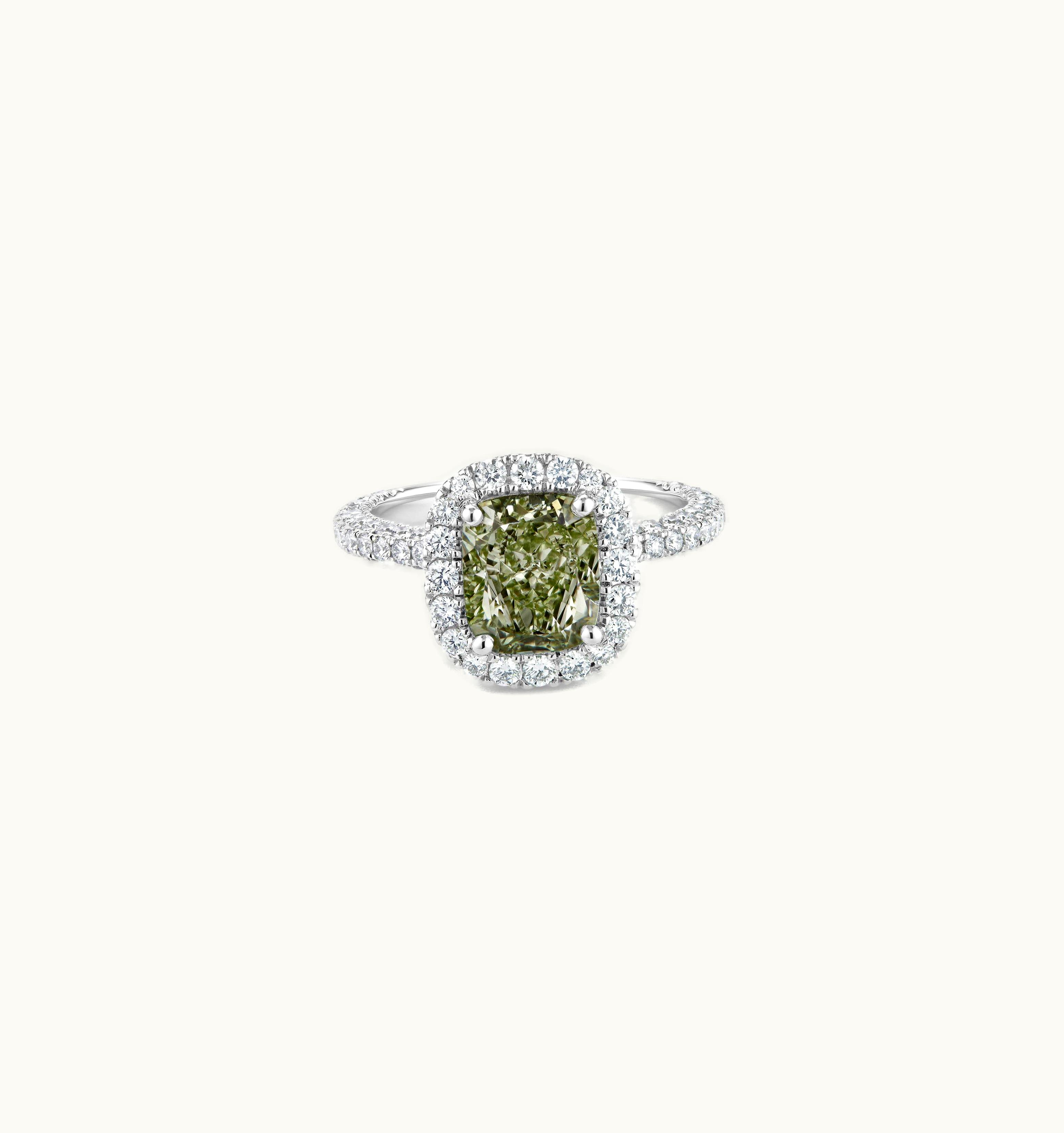 De Beers De Beers Aura Fancy Yellow-Green Cushion-Cut Diamond Ring