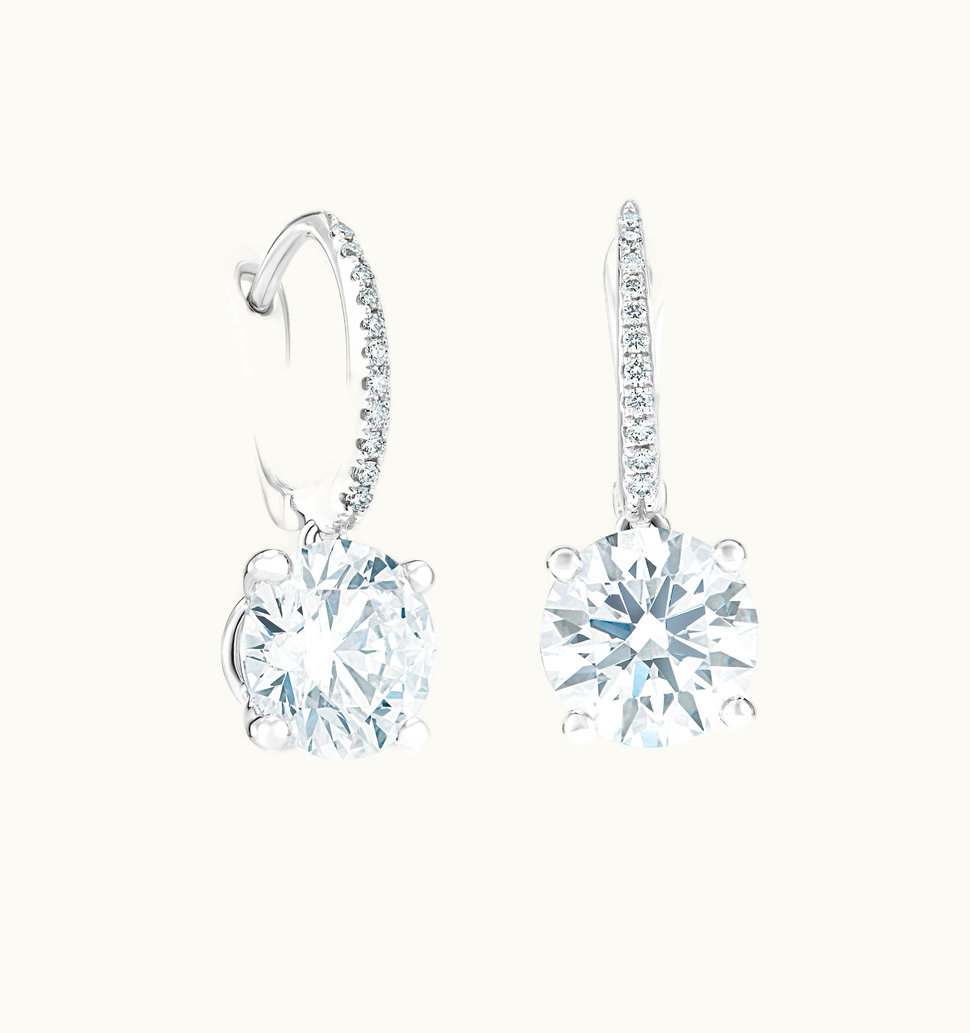 De Beers De Beers DB Classic Round Brilliant Diamond Sleepers UZ0178411