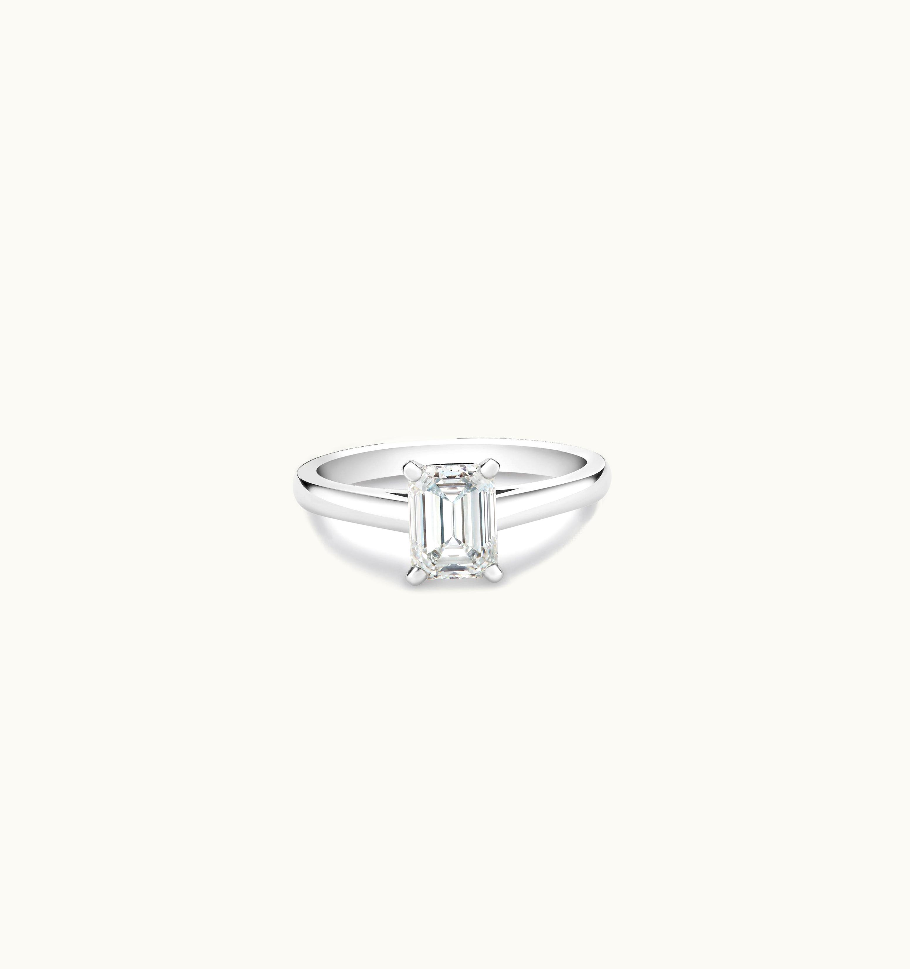 De Beers De Beers DB Classic Emerald-Cut Diamond Ring UZ0178449
