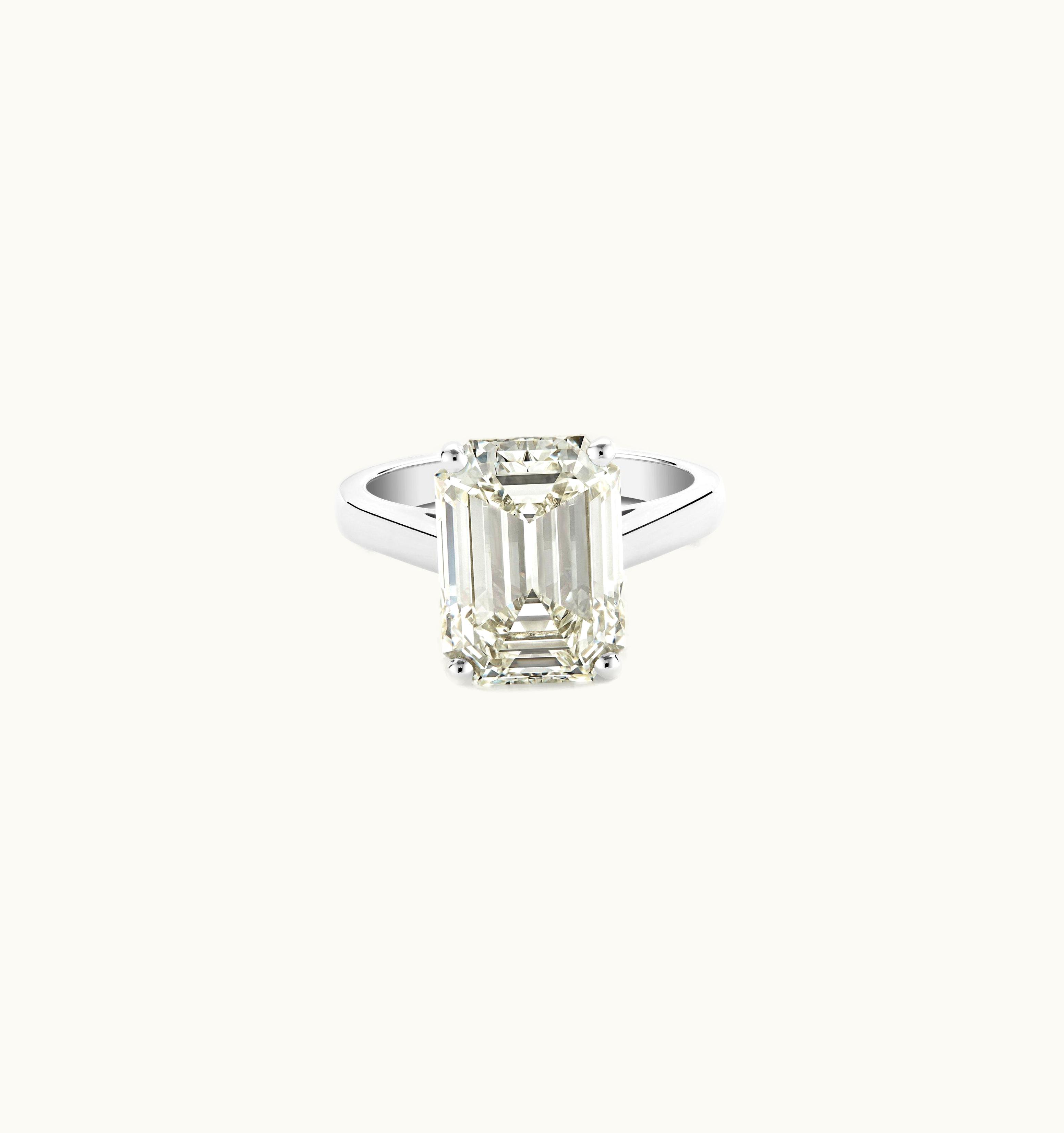 De Beers De Beers DB Classic Emerald-Cut Diamond Ring UZ0178474