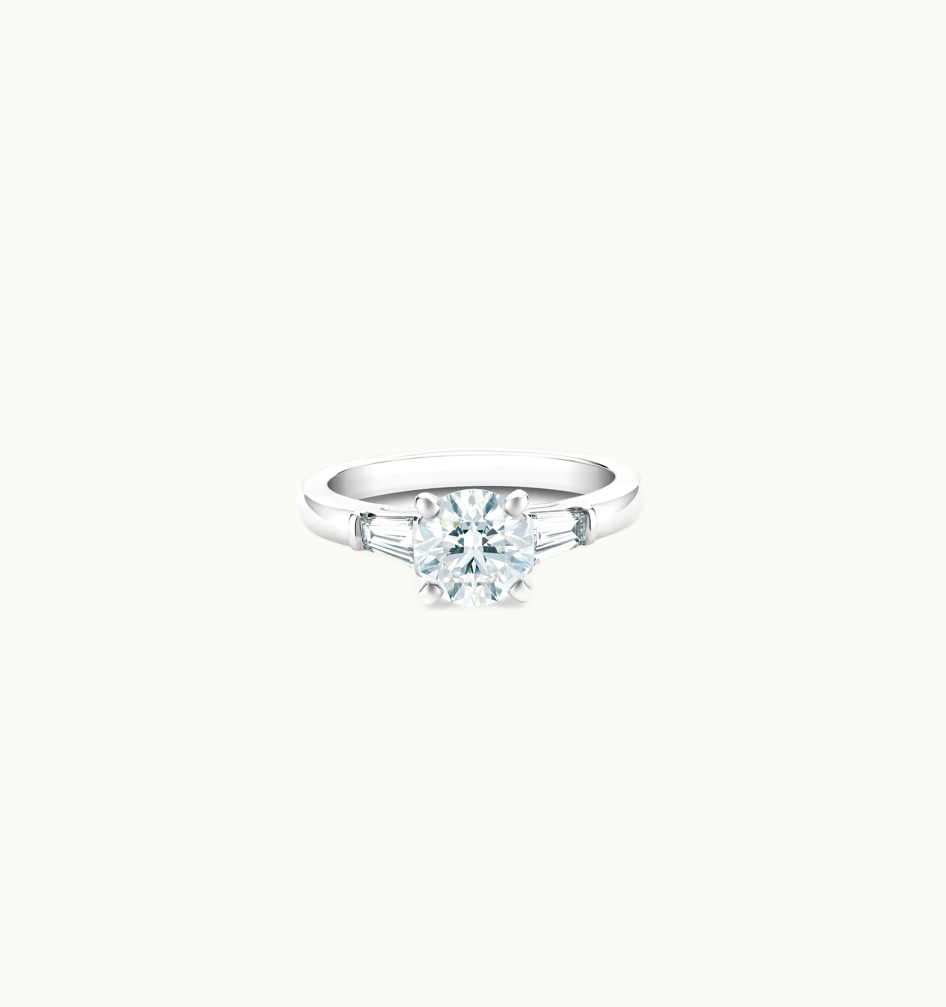 De Beers De Beers DB Classic Round Brilliant And Tapered Diamond Ring UZ0178492