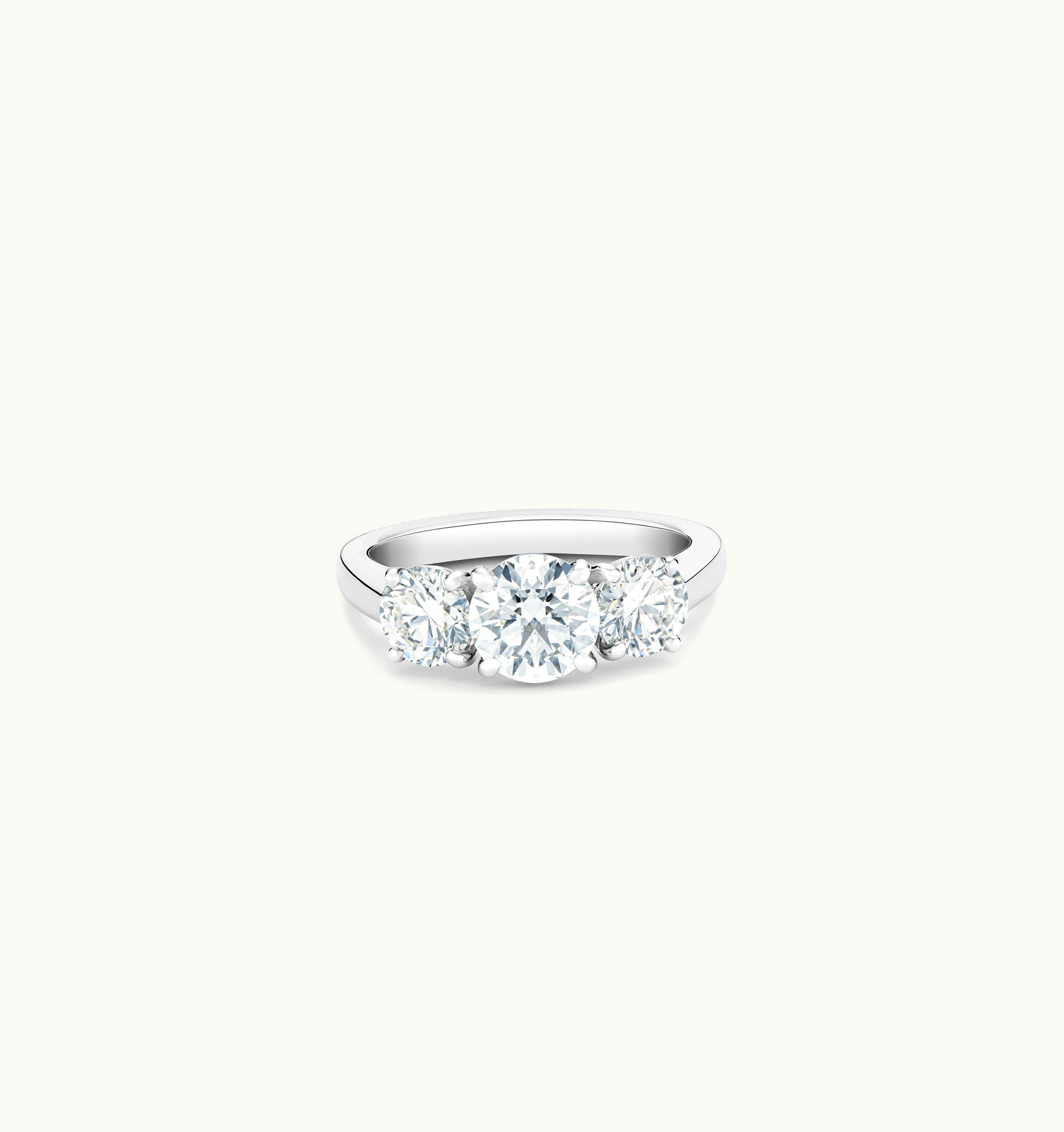 De Beers De Beers DB Classic Trio Round Brilliant Diamond Ring