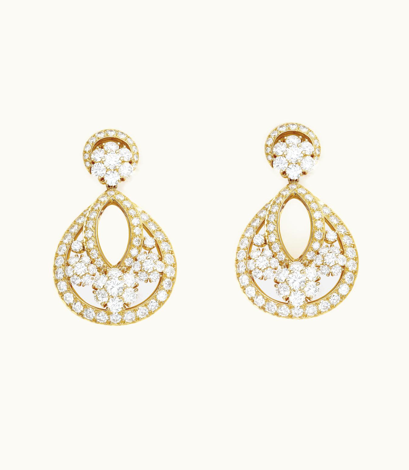 Van Cleef & Arpels Snowflake Earrings, Large Model. 18k Yellow Gold, Diamonds