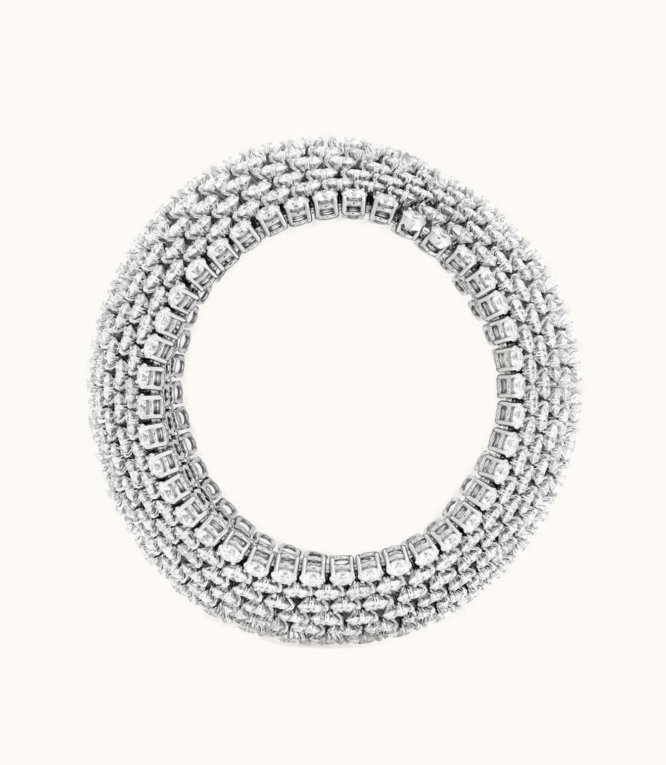 Van Cleef & Arpels À Cheval Bracelet. Platinum, Rhodium Plated 18k White Gold, Diamonds VCARP6OA00