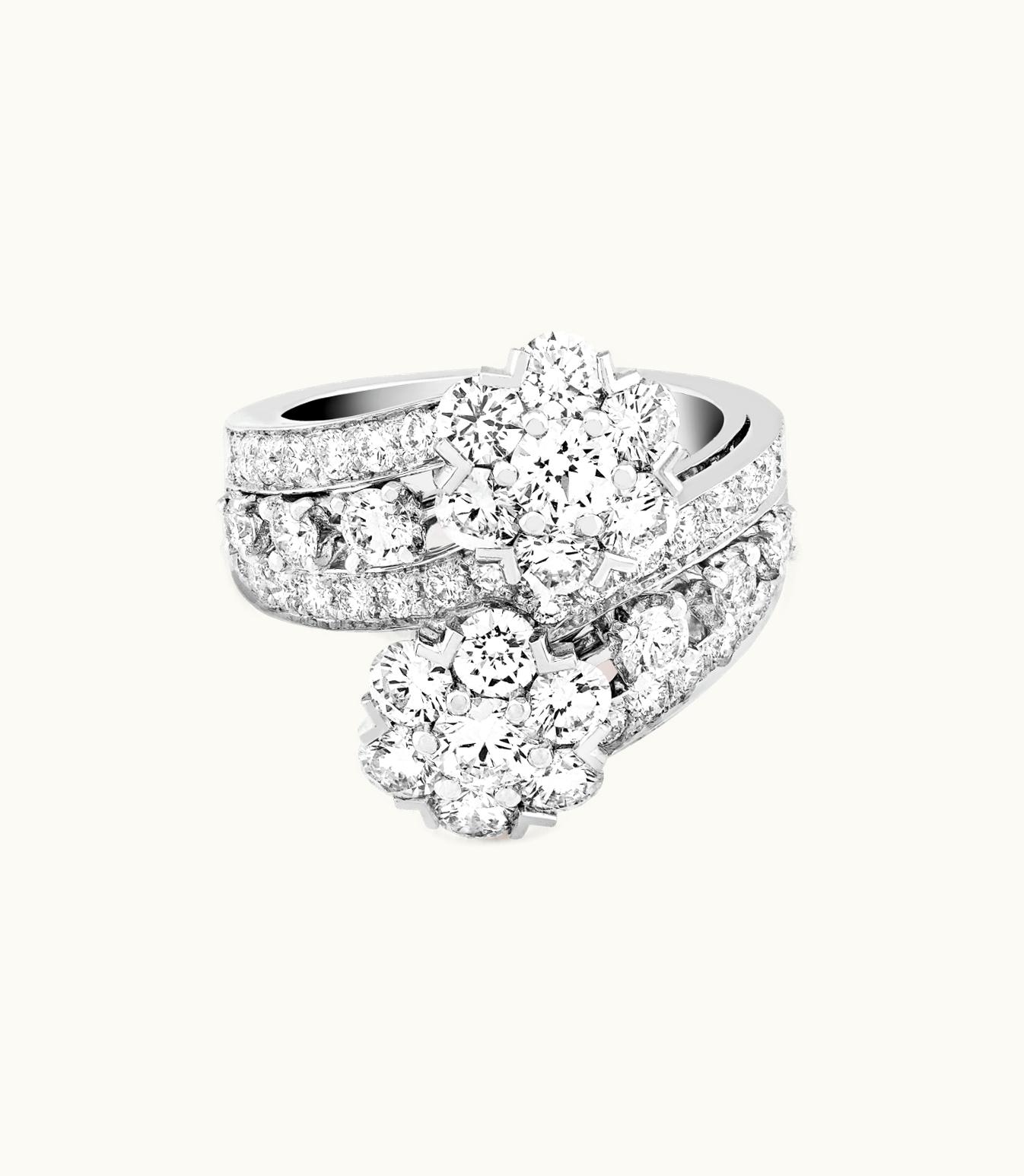 Van Cleef & Arpels Snowflake Ring. Platinum, Diamonds VCARO3RG00