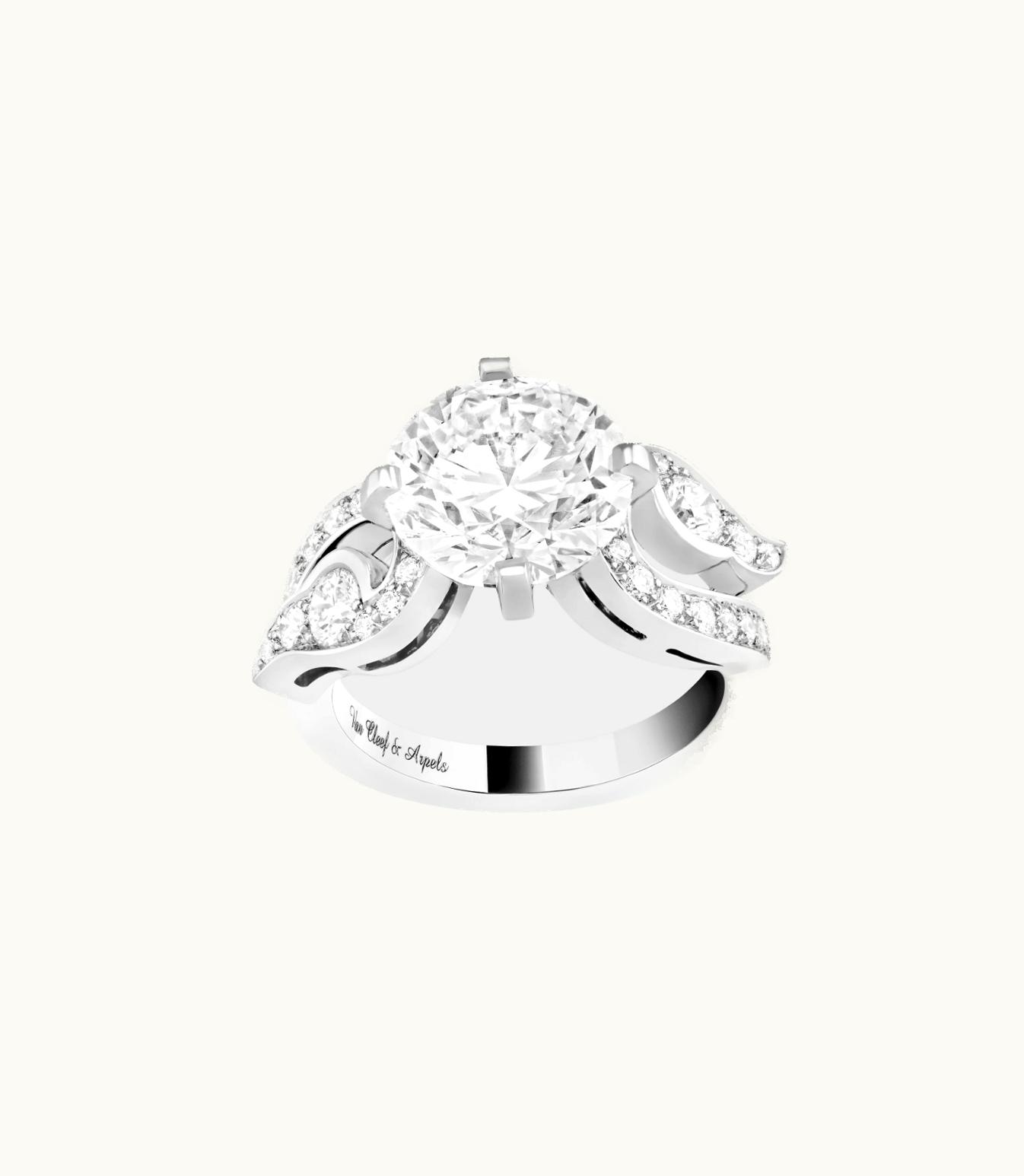 Van Cleef & Arpels Van Cleef & Arpels Aladdin Solitaire, 4.34 Ct Dif Unique Solitaires
