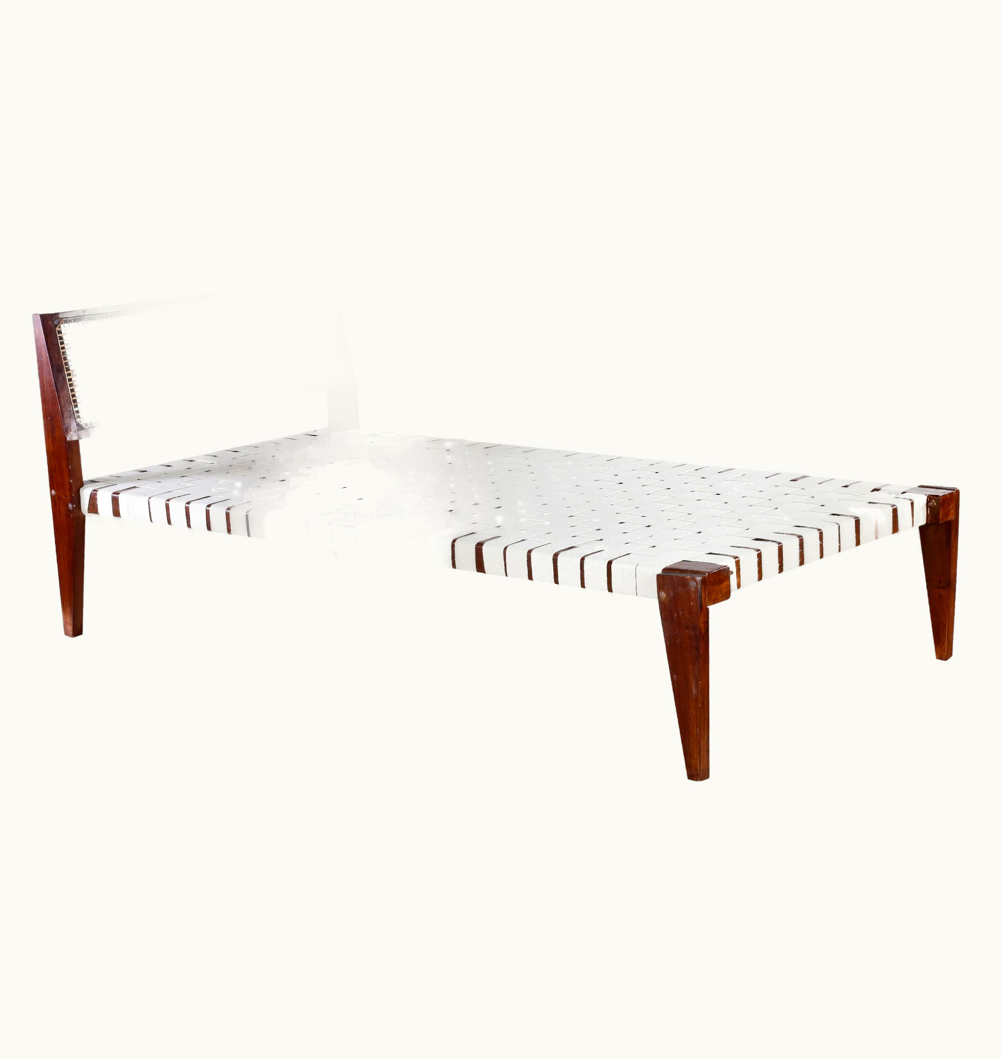 Pierre Jeanneret Pierre Jeanneret PJ-L-02-A Collapsible Single Bed / Authentic Mid-Century Modern