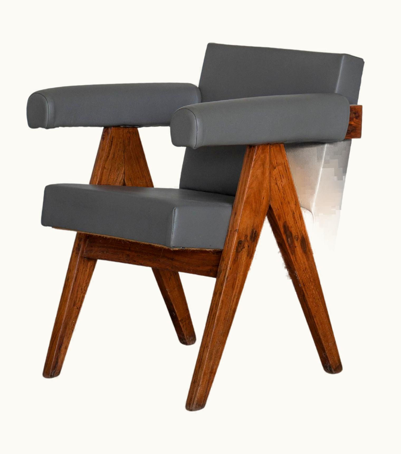 Pierre Jeanneret Pierre Jeanneret PJ-SI-30-D Committee Chair / Authentic Mid-Century Modern