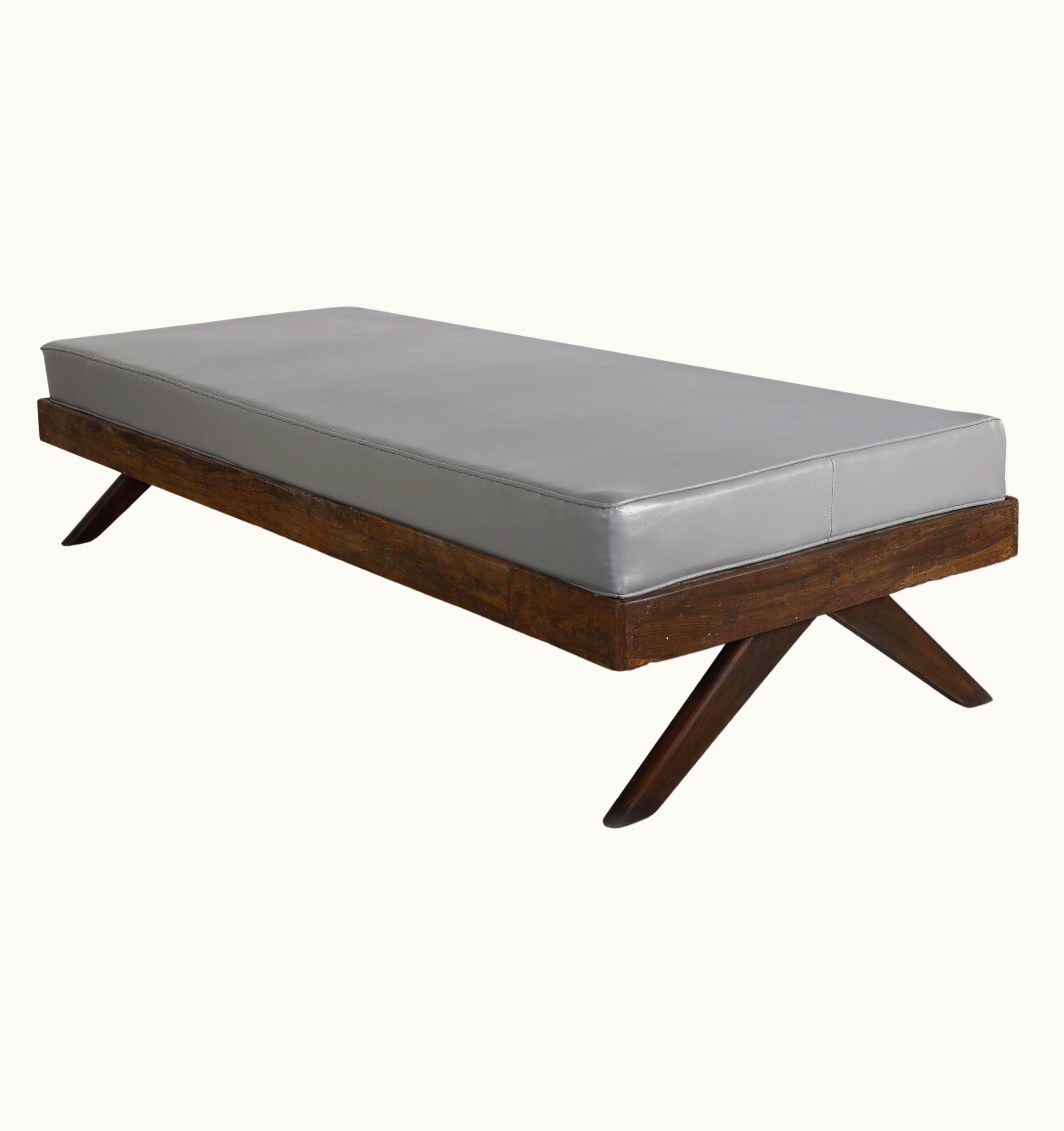 Pierre Jeanneret PJ-L-12-B Daybed Compass Legs / Authentic Mid-Century Modern