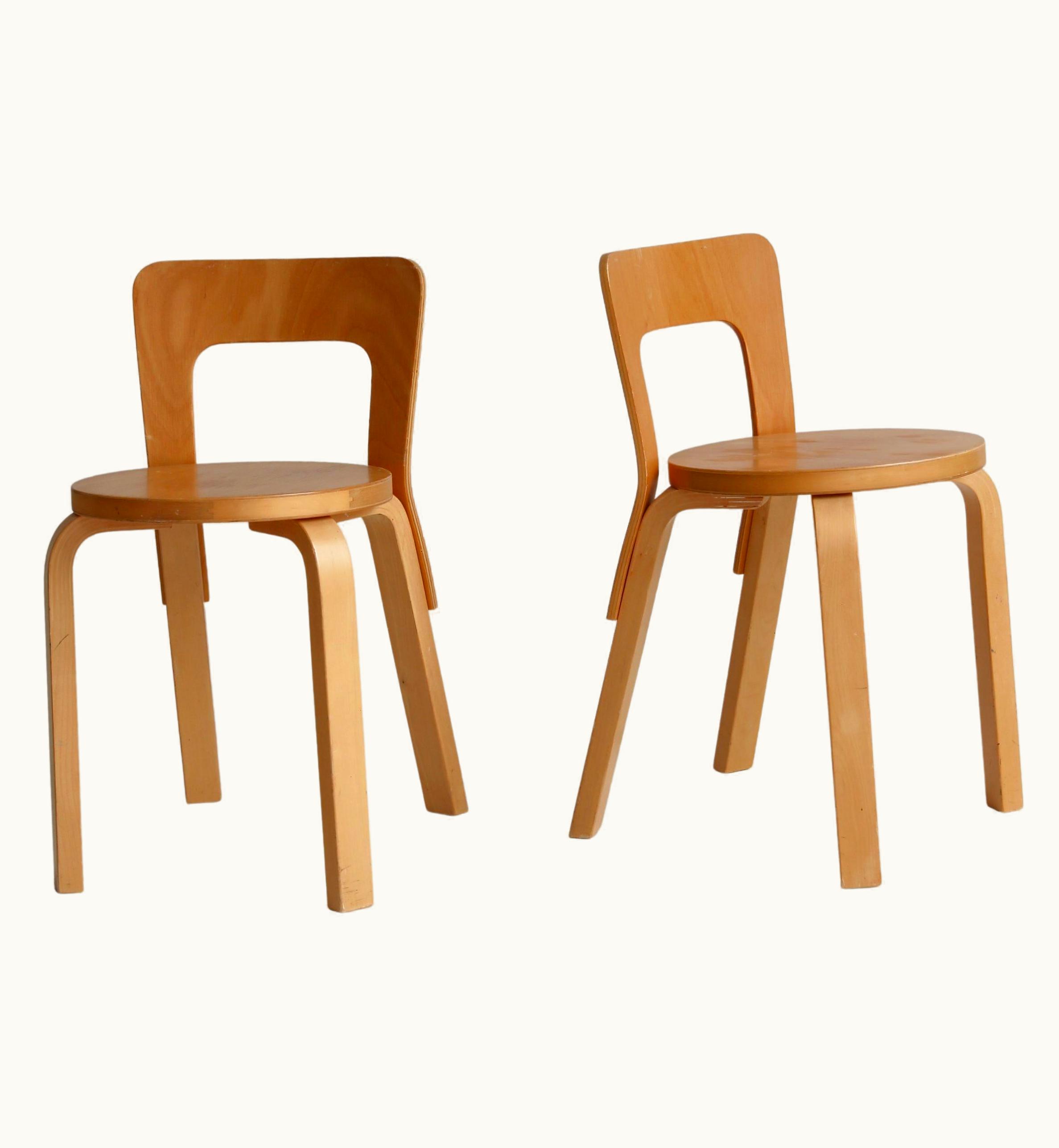 Alvar Aalto Alvar Aalto Pair Of 1960s Alvar Aalto Model 65 By Artek In Laminated Birch